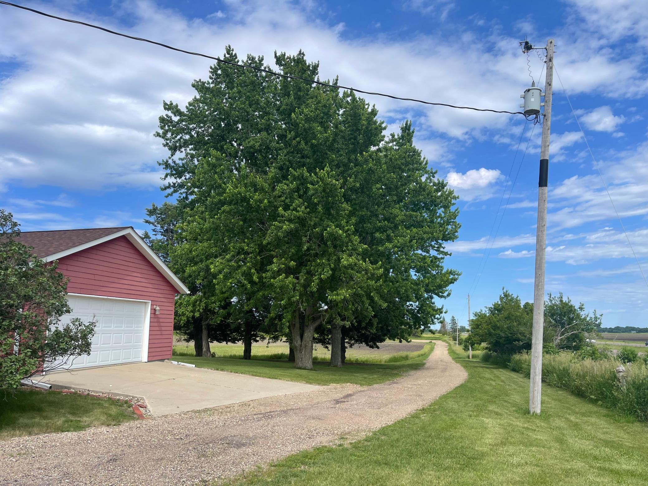 24487 Oliver Avenue Property Photo 4