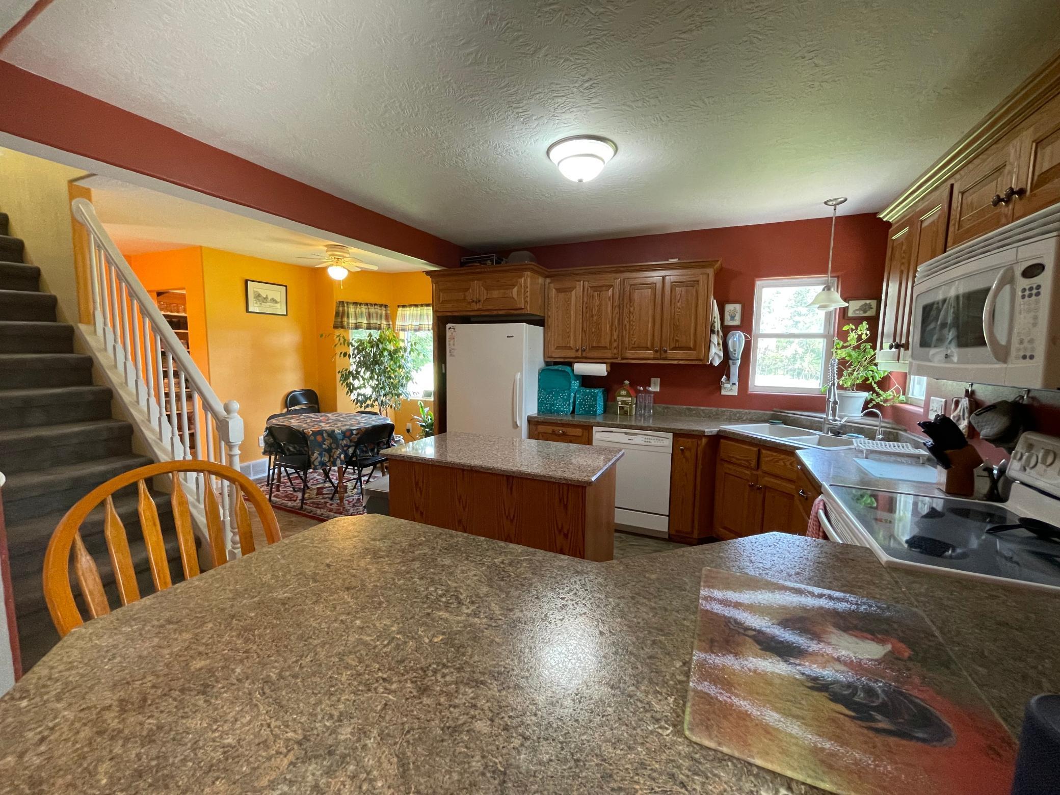 24487 Oliver Avenue Property Photo 9