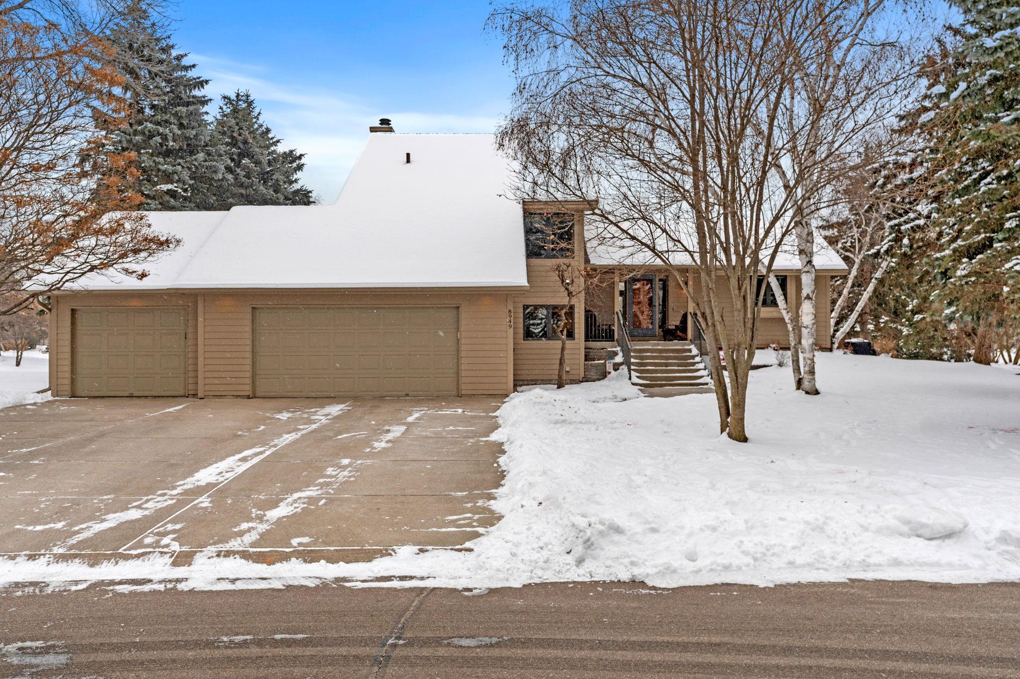 8949 Montegue Terrace Property Photo 3