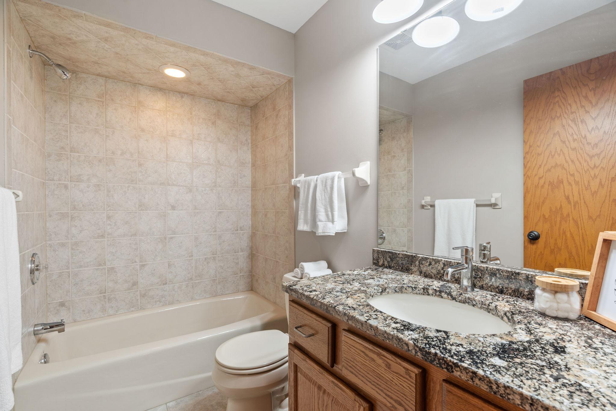 8949 Montegue Terrace Property Photo 18