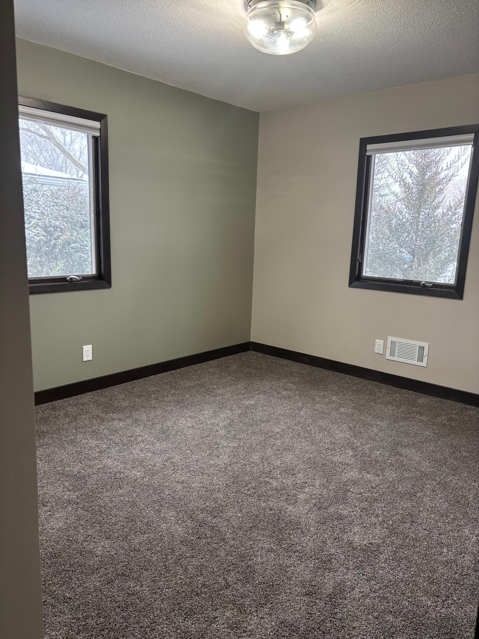 506 E Cook Street Property Photo 10