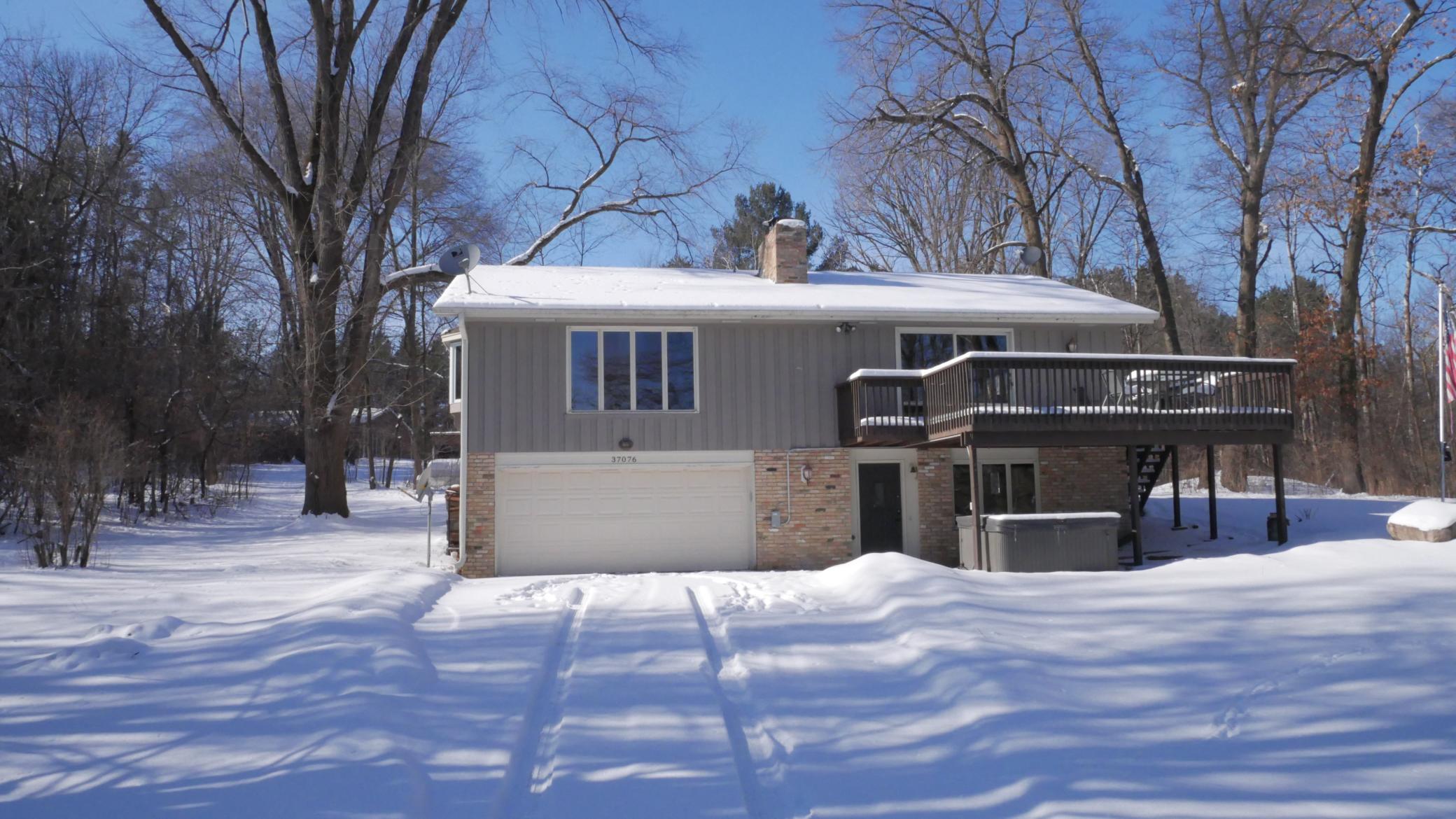 37076 Vermillion Drive Property Photo 1