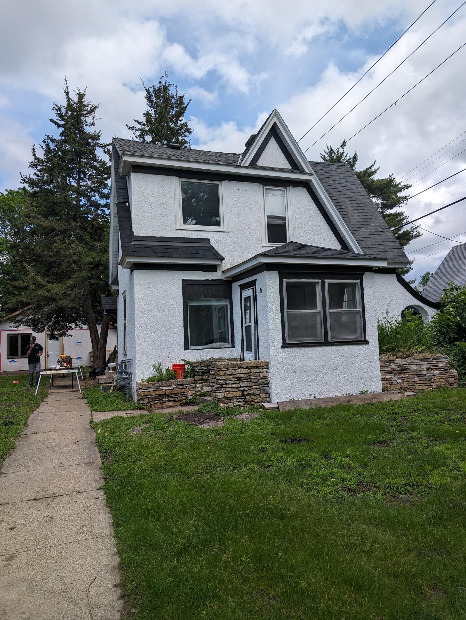 302 E 48th Street Property Photo