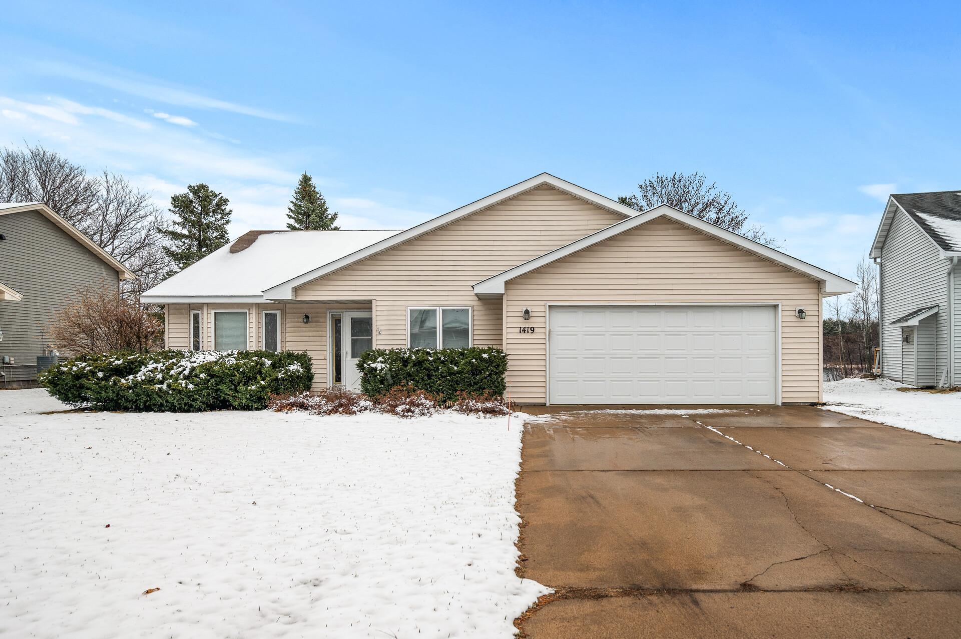 1419 Willow Wood Drive Property Photo 1