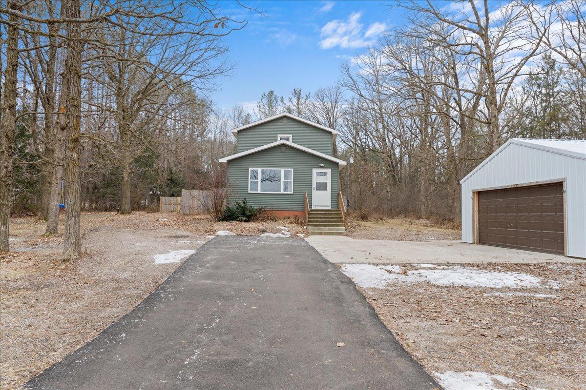 2087 17 1/4 Avenue Property Photo 1