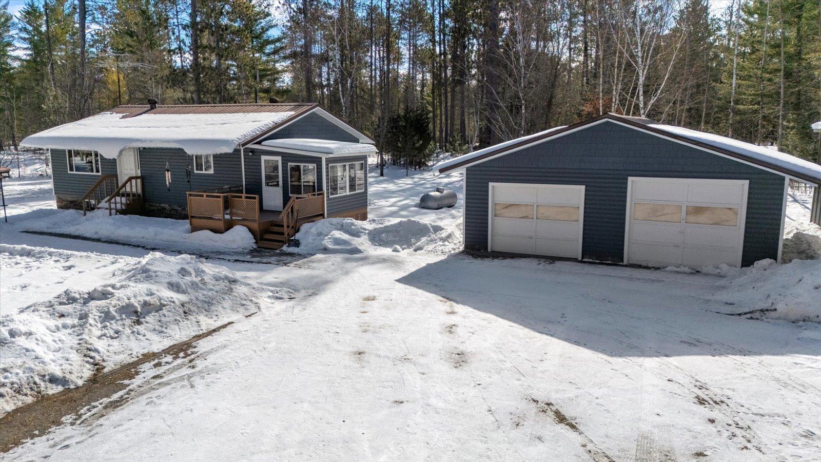 24621 E Long Lake Road Property Photo