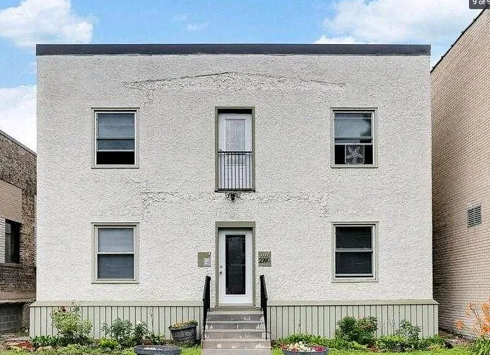 2740 Lyndale Avenue Property Photo