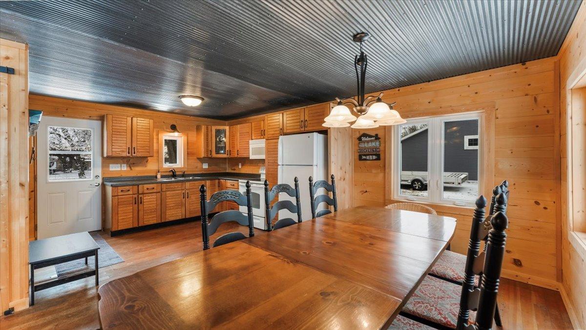 5560 153rd Avenue Property Photo 17