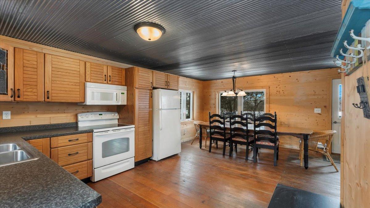 5560 153rd Avenue Property Photo 20
