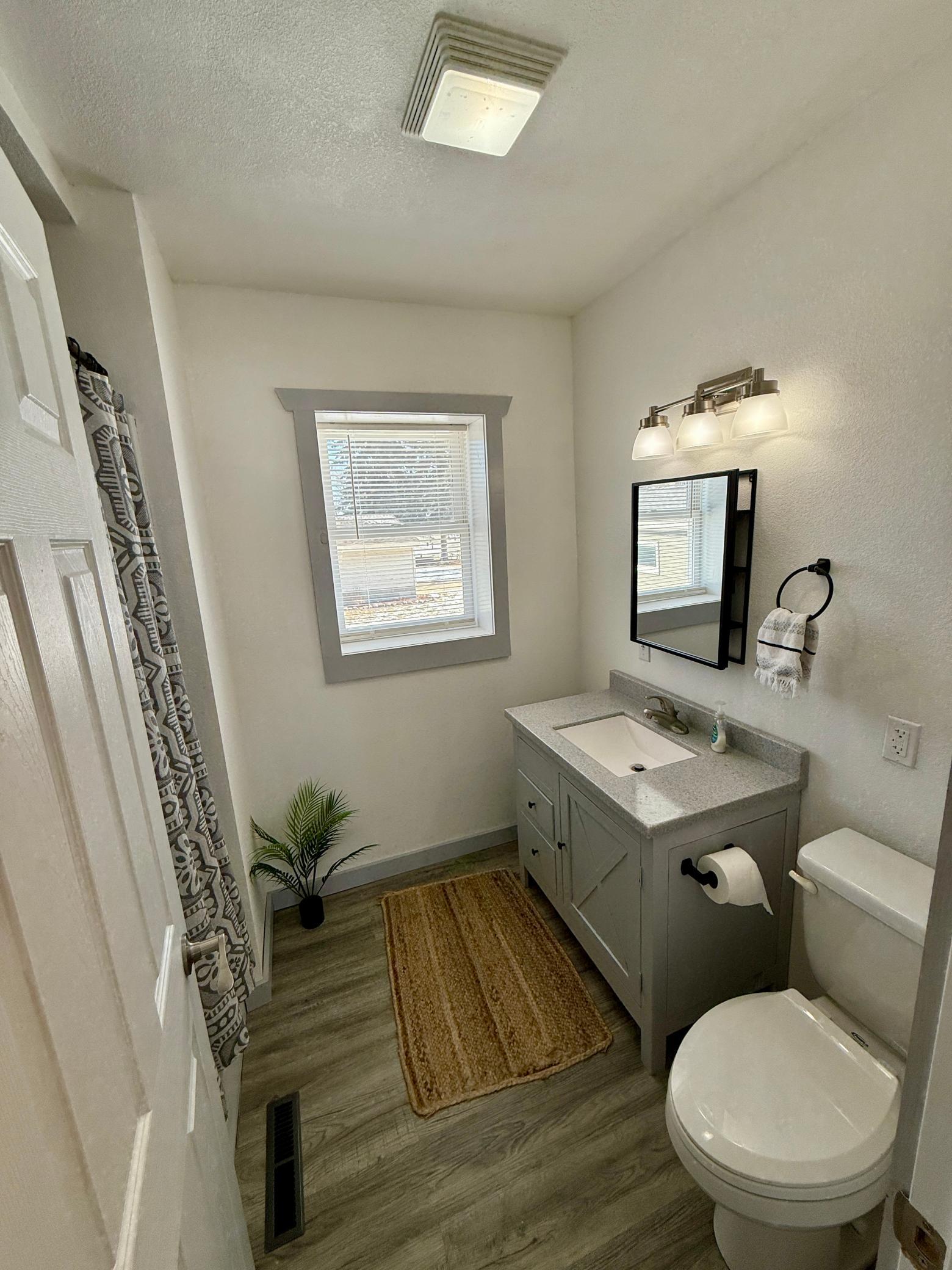 620 E Fairview Avenue Property Photo 9
