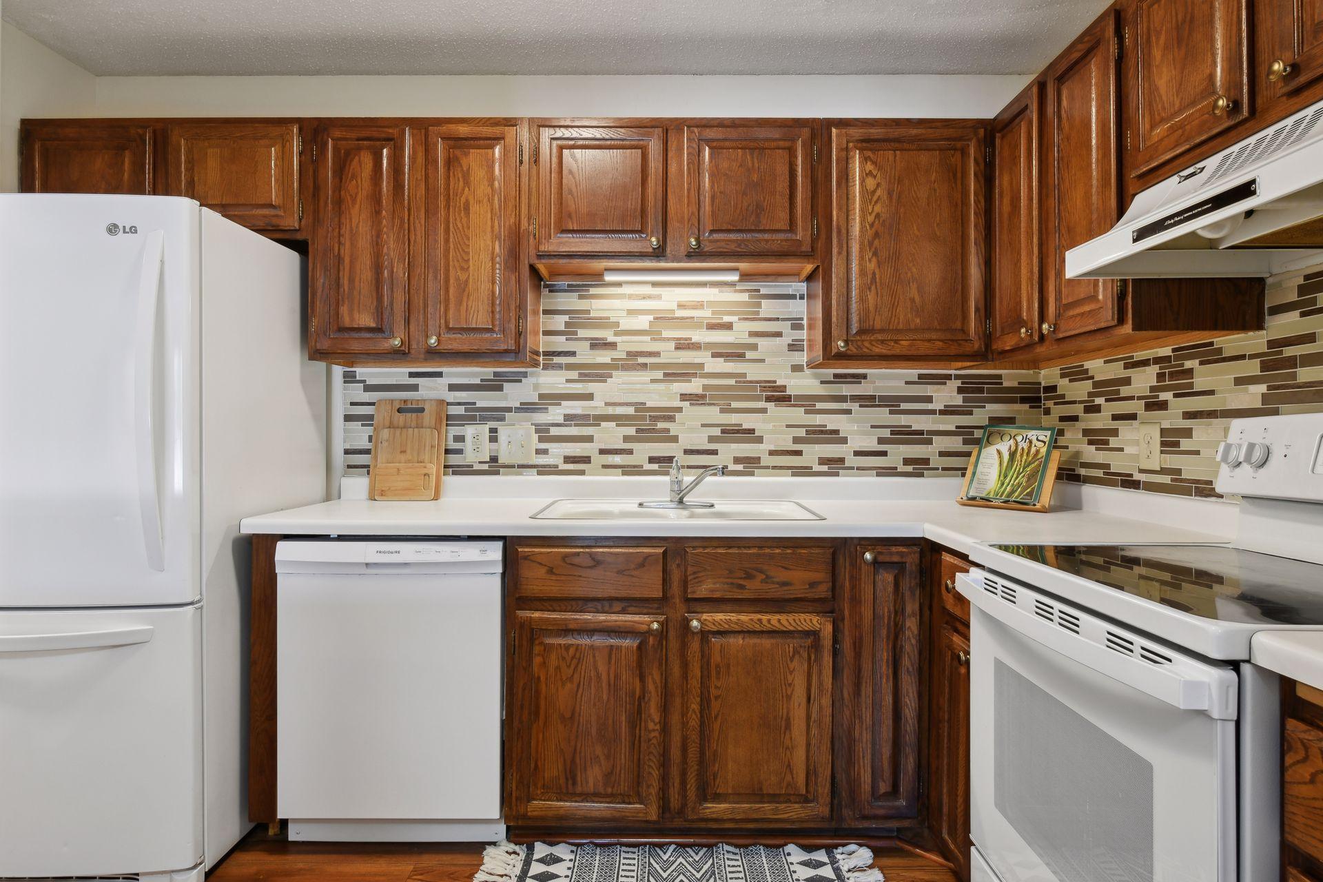 10451 Greenbrier Road 118 Property Photo 9