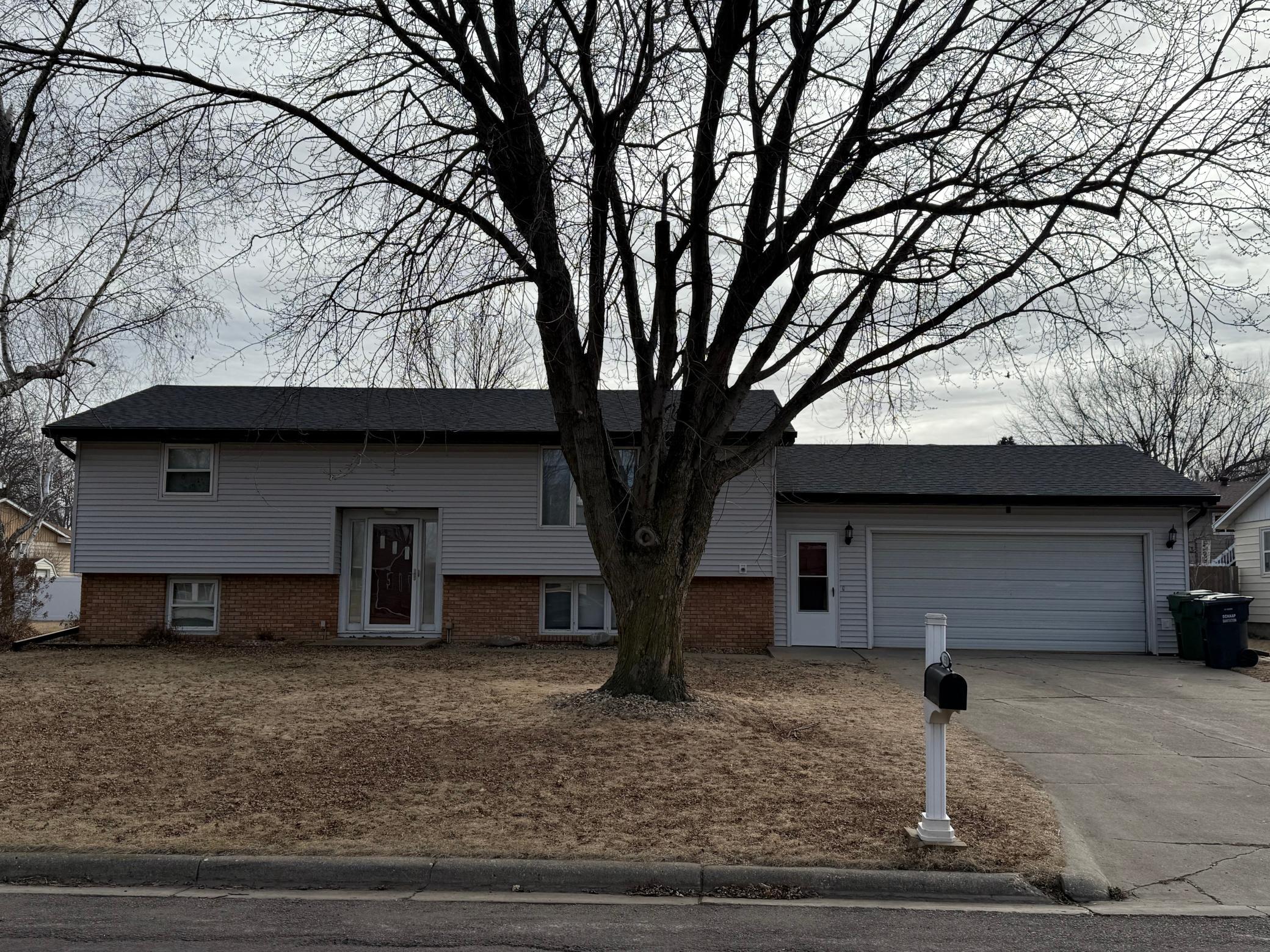 1511 Indian Hill Road Property Photo 1