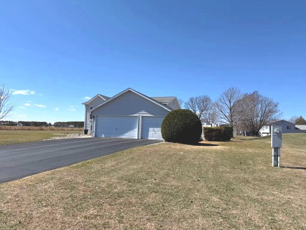 1003 Front Avenue Property Photo 3