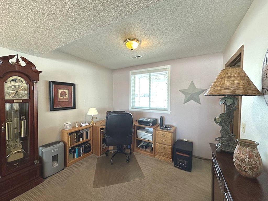1003 Front Avenue Property Photo 33