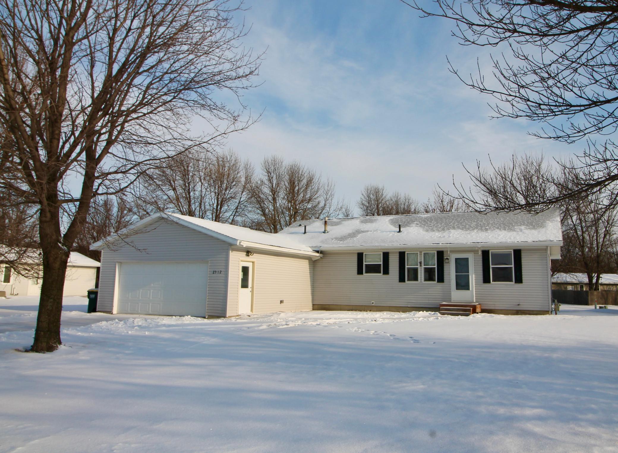 2312 Williams Parkway Property Photo 1