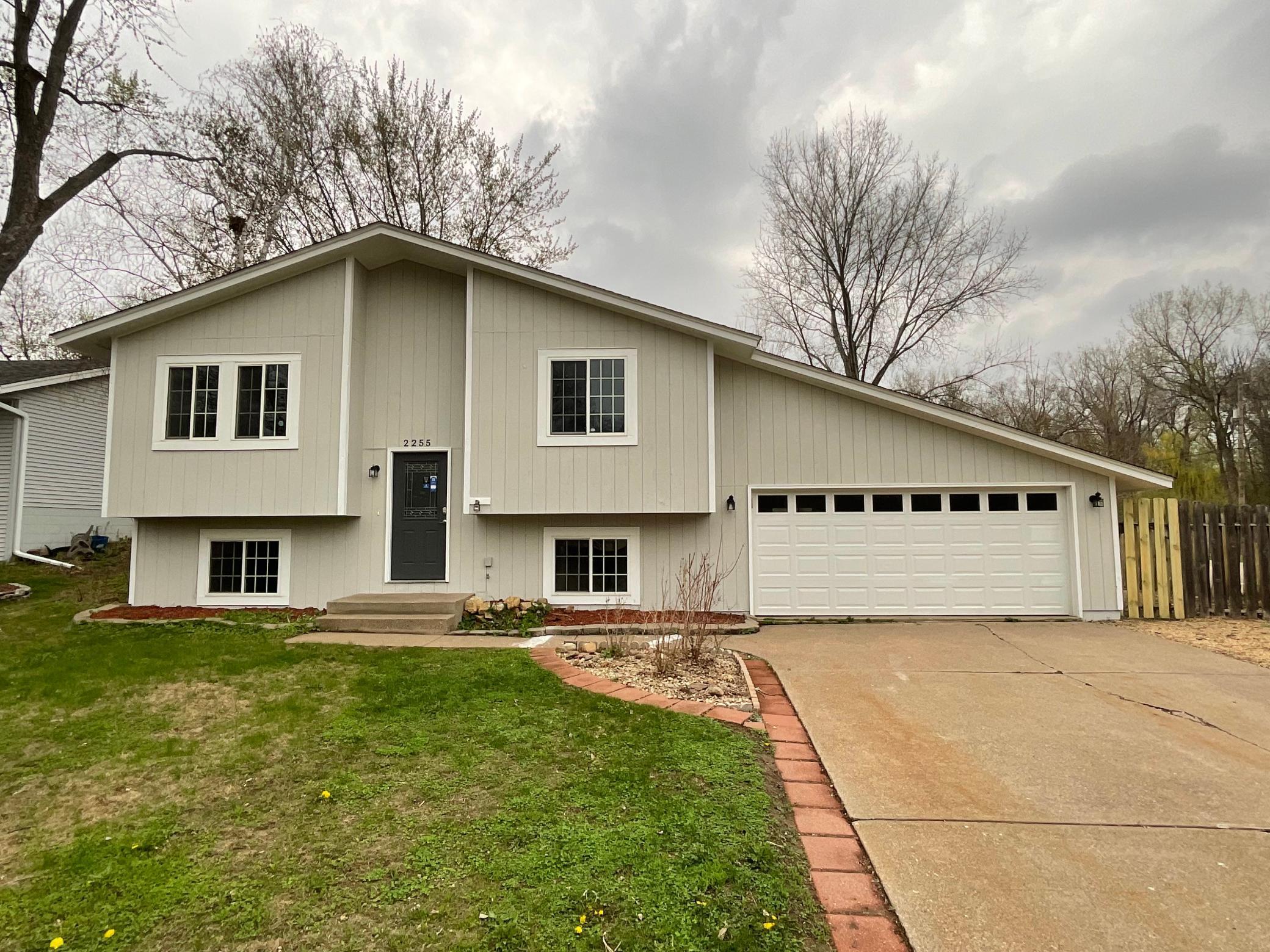 2255 William Tell Road Property Photo 1