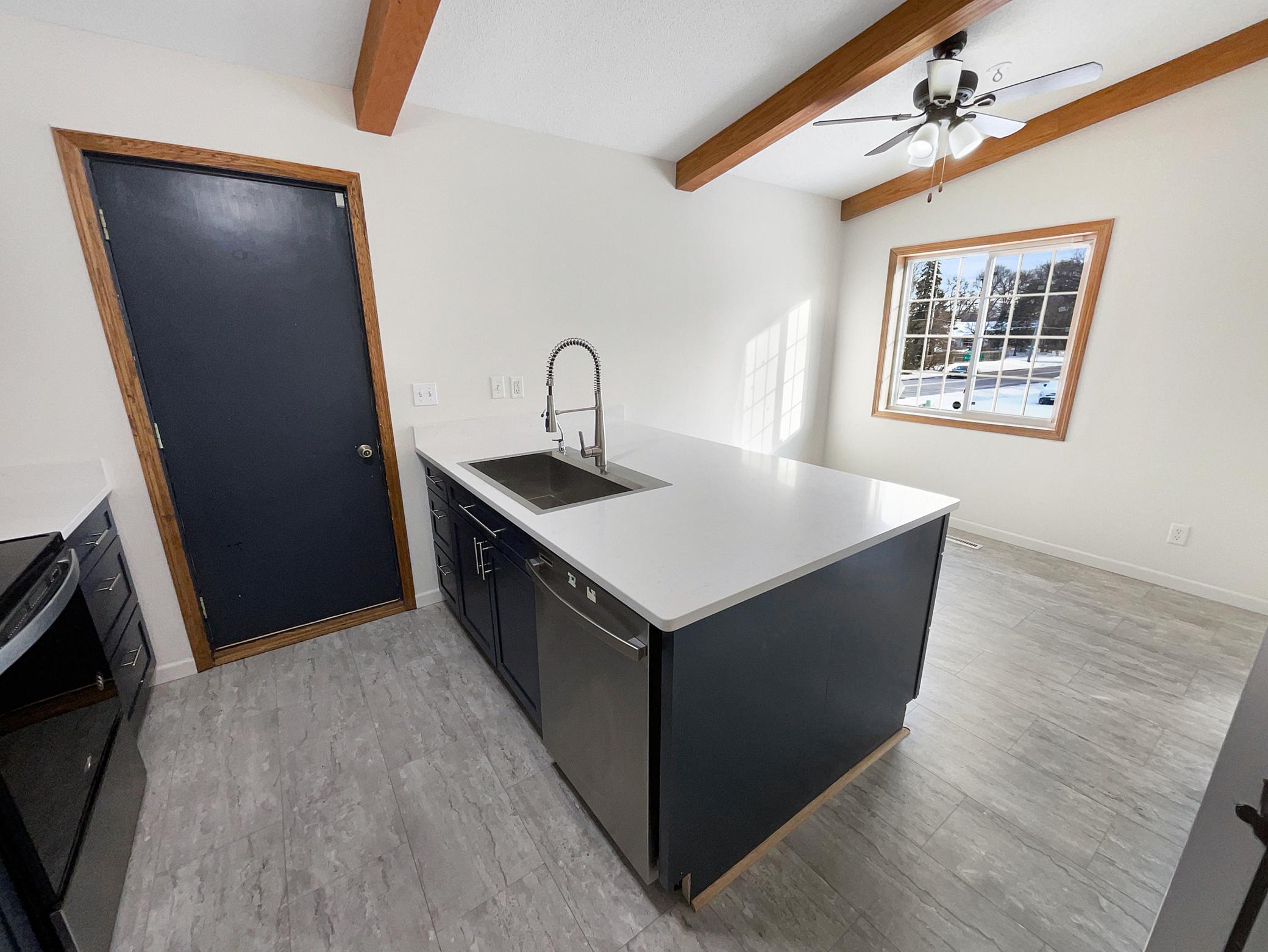 2255 William Tell Road Property Photo 7