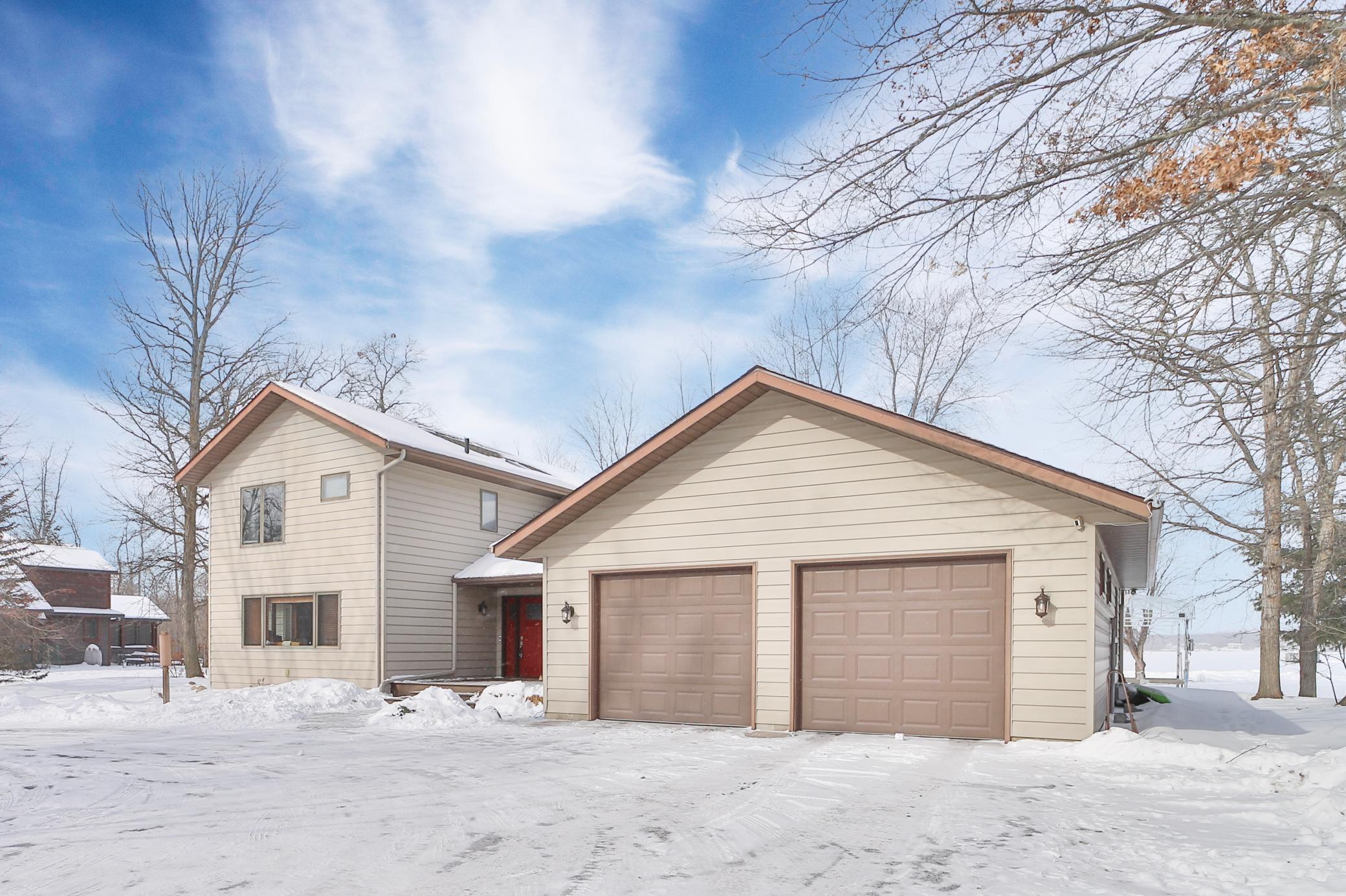 10742 E Shore Drive Property Photo 1