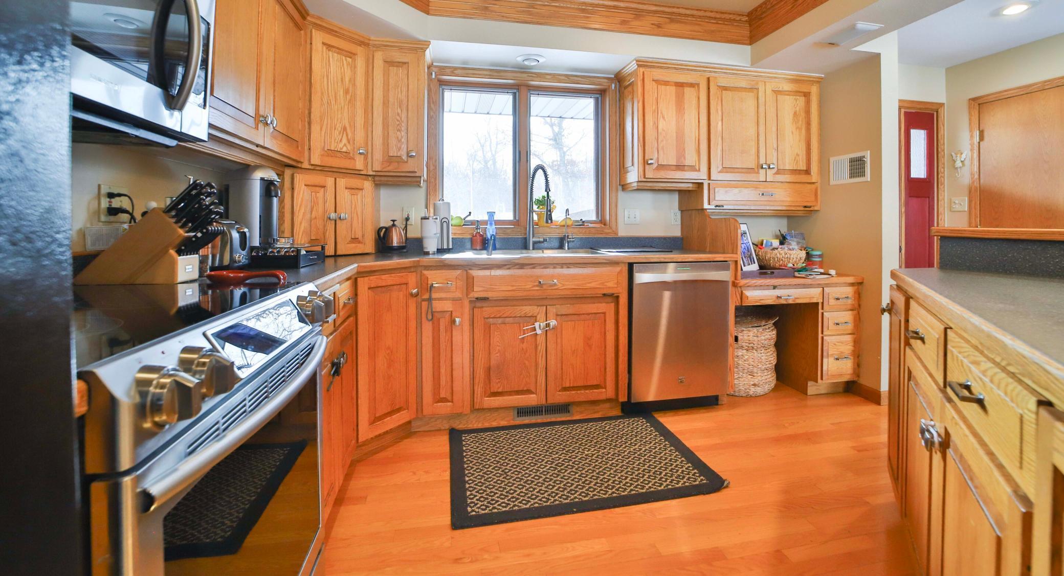10742 E Shore Drive Property Photo 4