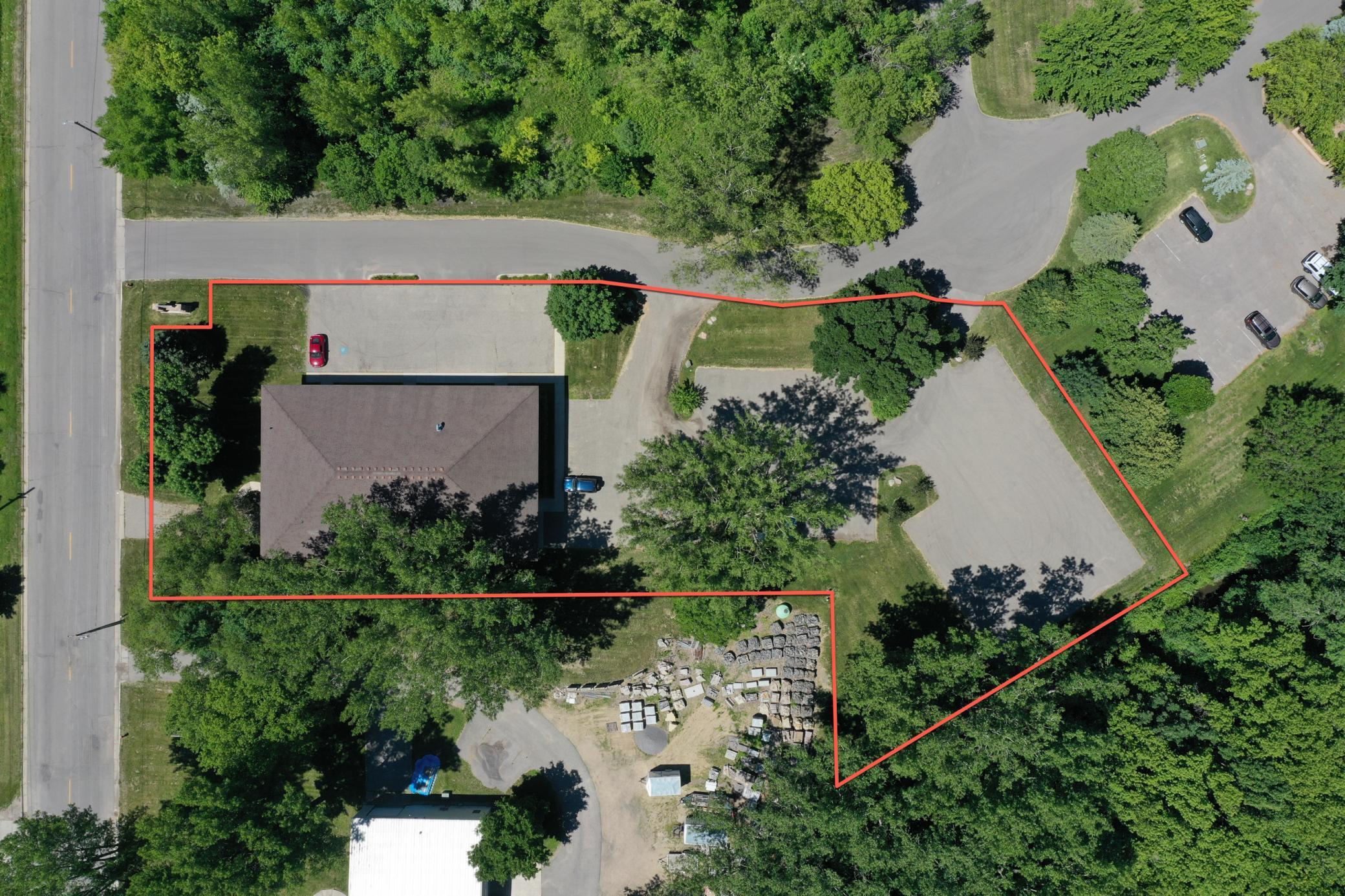 768 N Creek Drive Property Photo 2