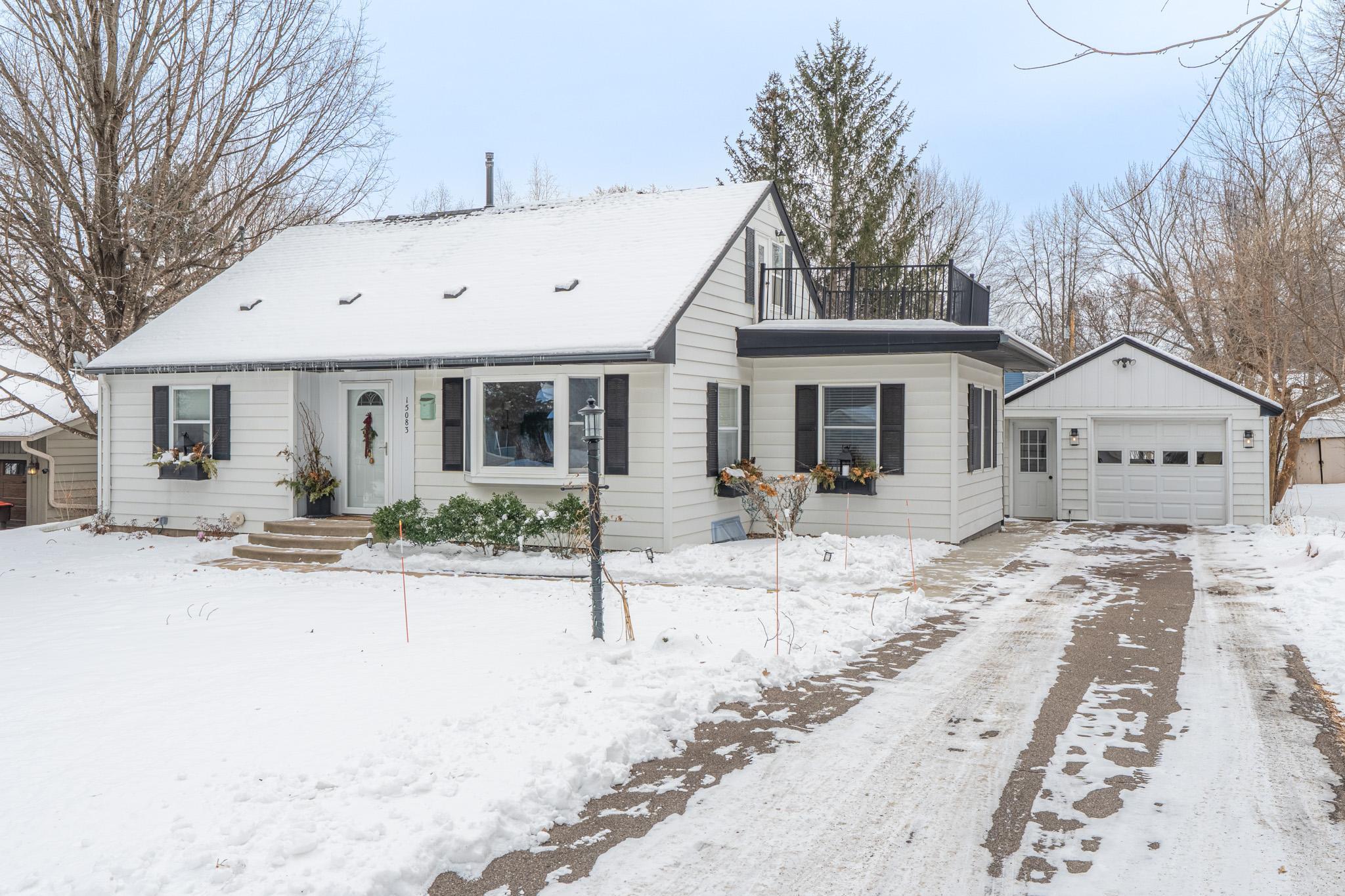 15083 Upper 63rd Street Property Photo 1