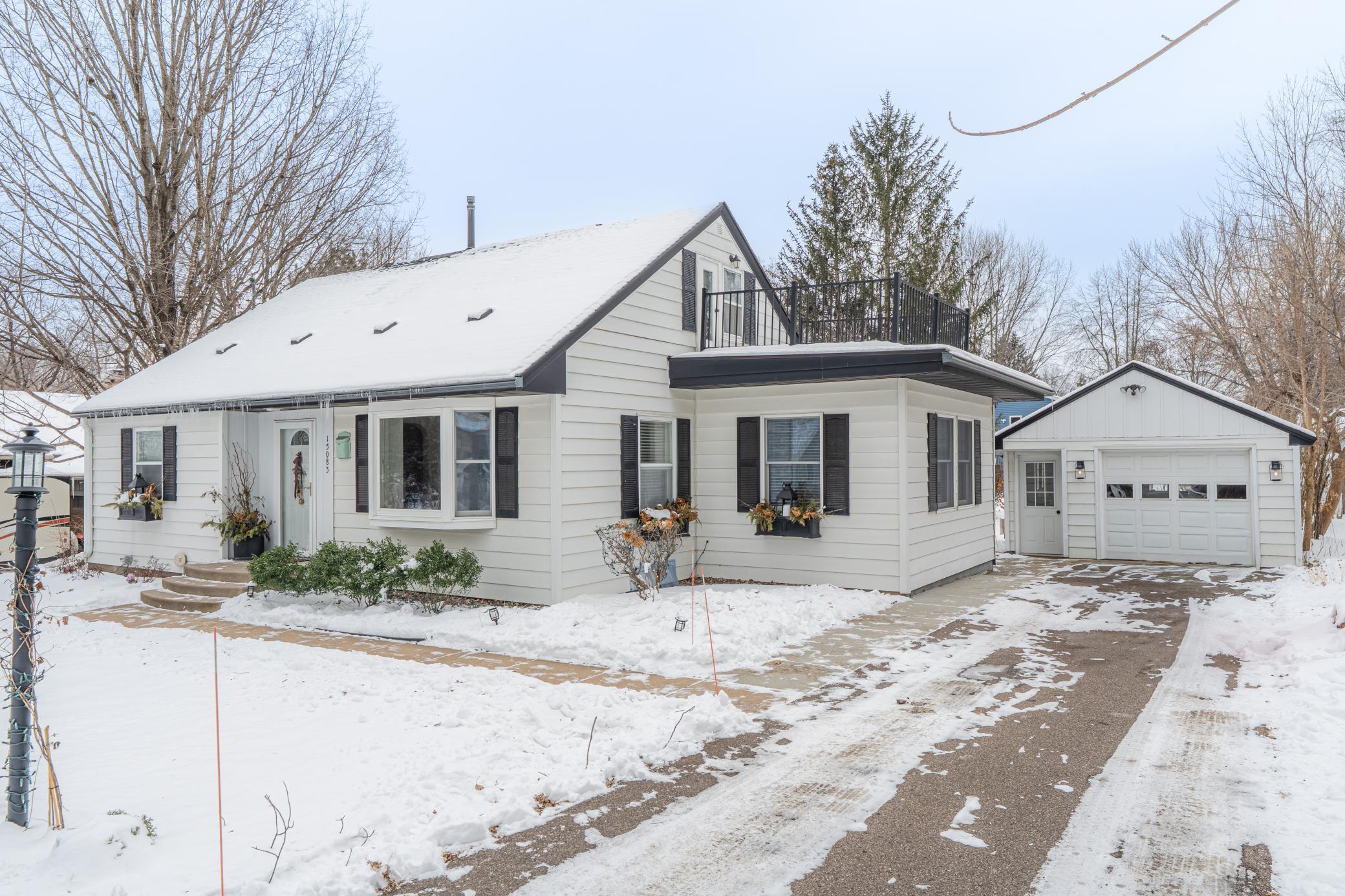 15083 Upper 63rd Street Property Photo 2
