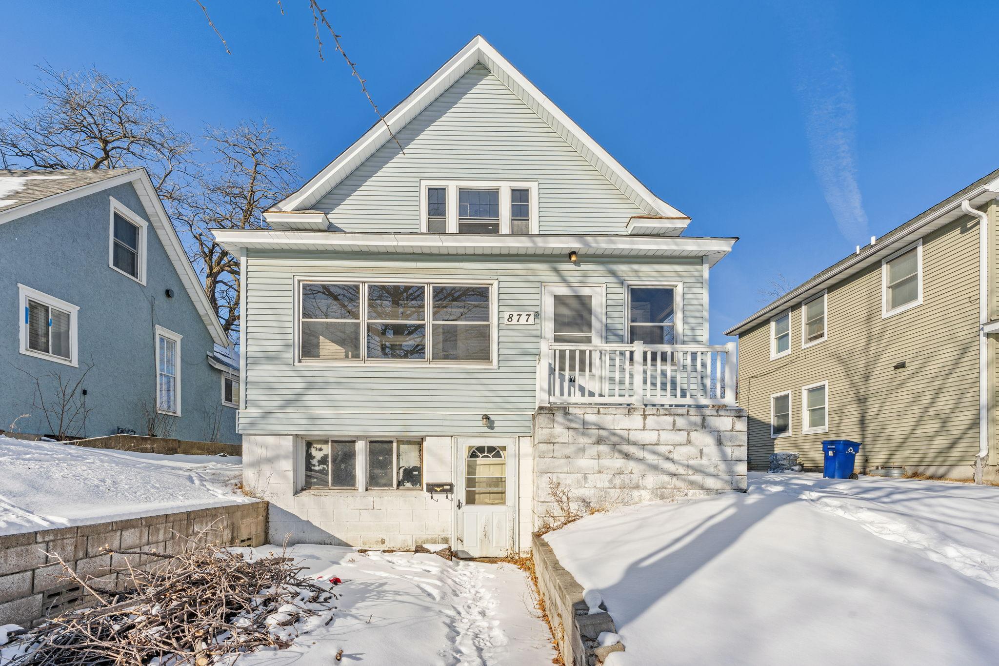 877 Desoto Street Property Photo 1
