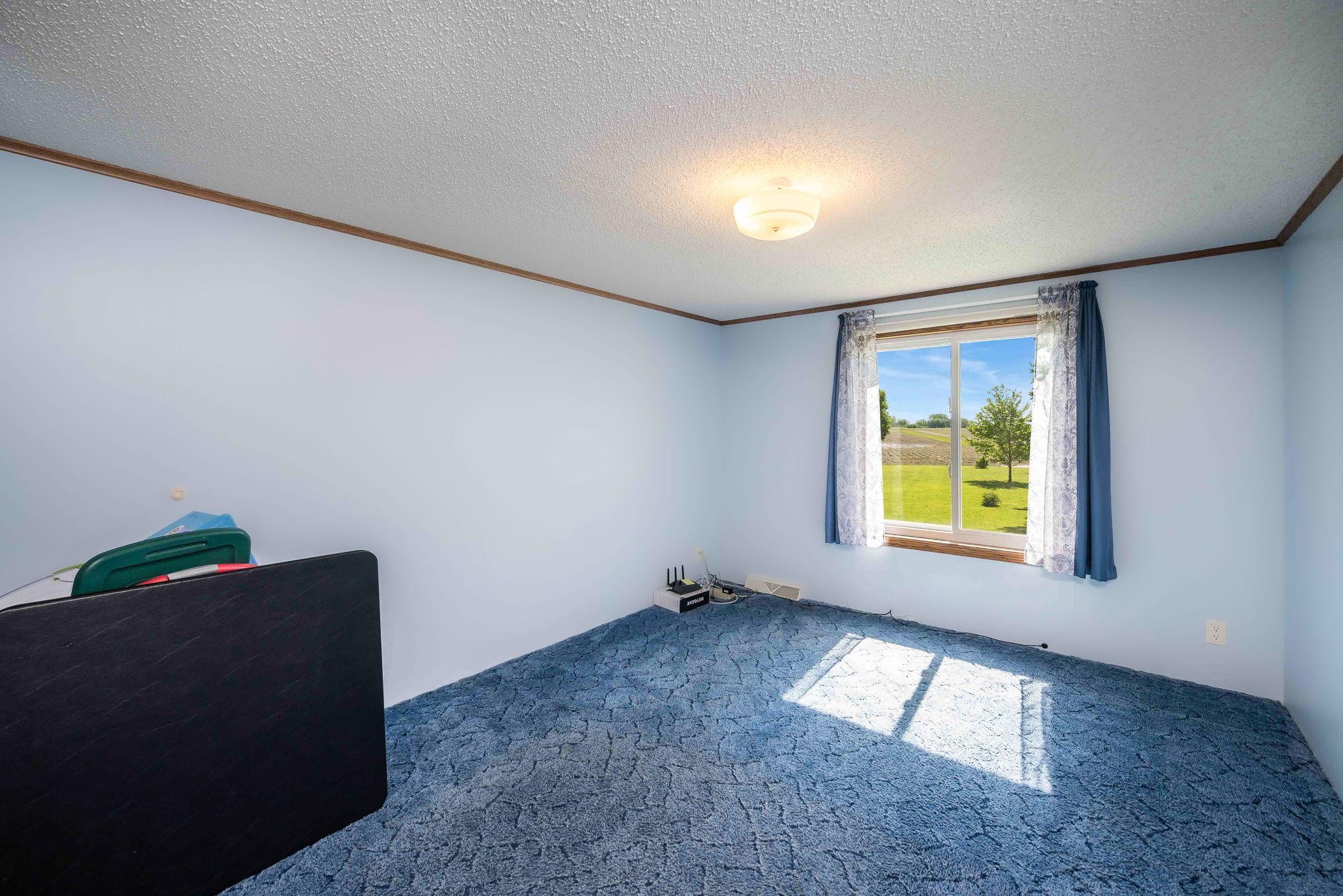 1121 110th Avenue Property Photo 9