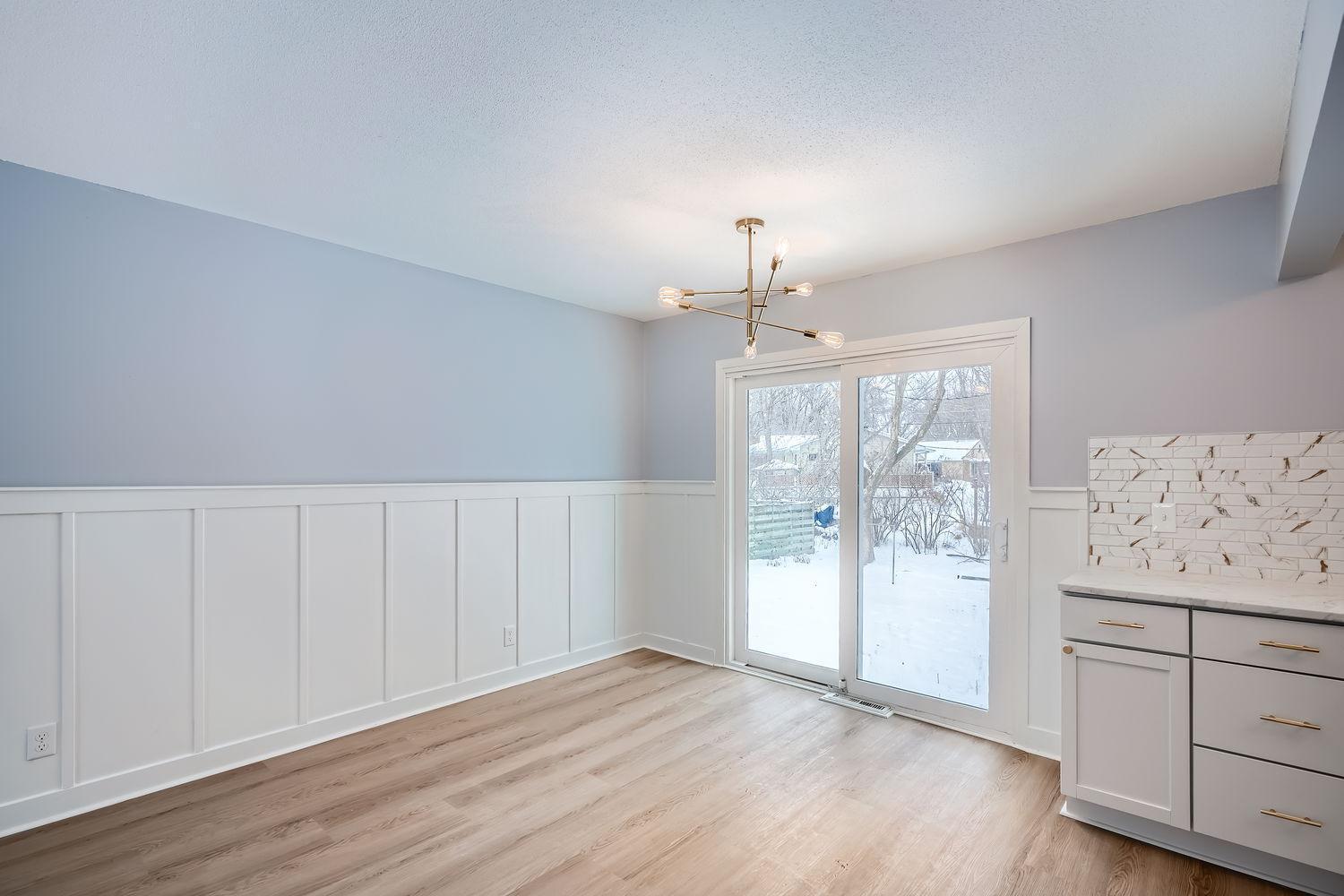 261 111th Lane Property Photo 6
