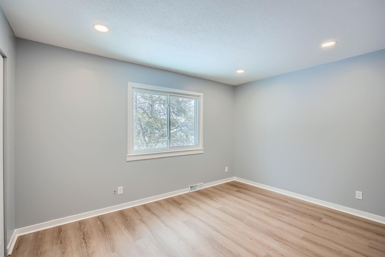 261 111th Lane Property Photo 10