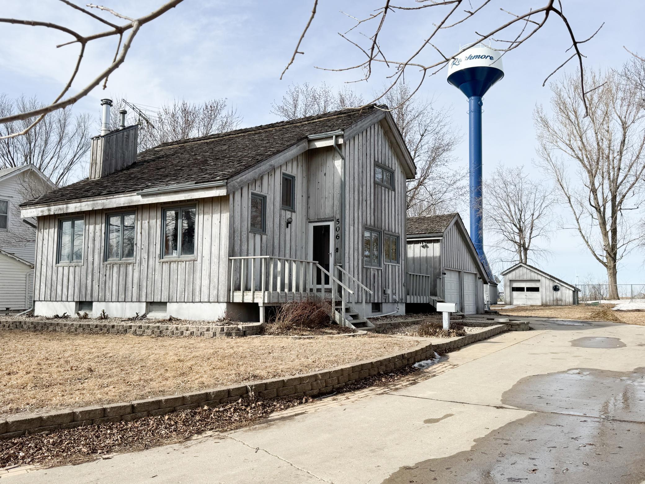506 4th Street Property Photo 1