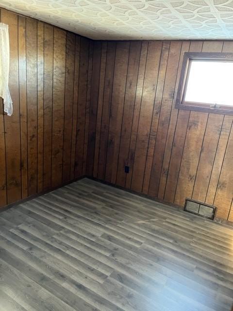 300 16th Street Property Photo 14