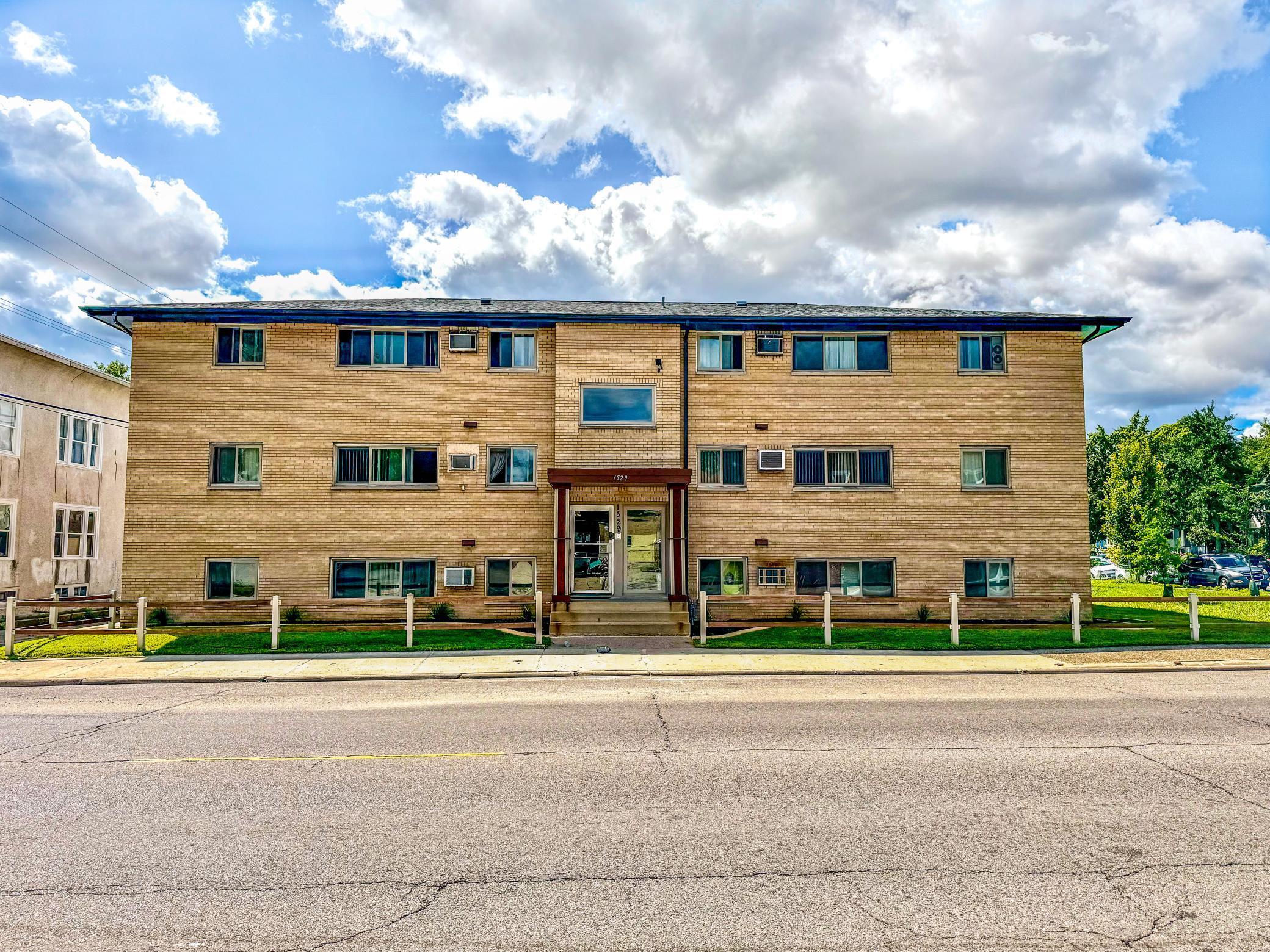 1529 E 38th Street Property Photo