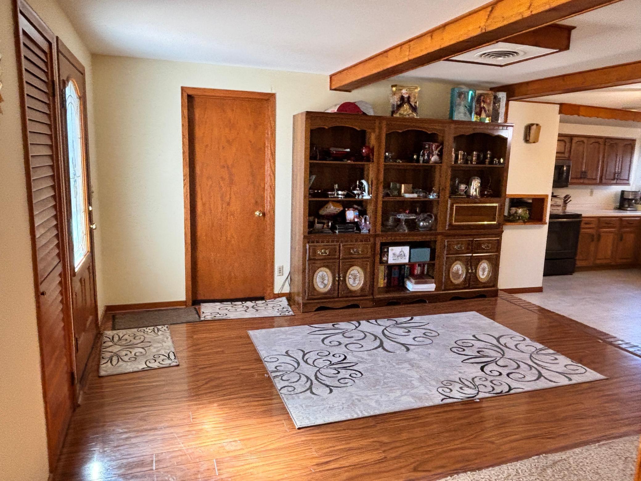 754 Shoreacres Drive Property Photo 6