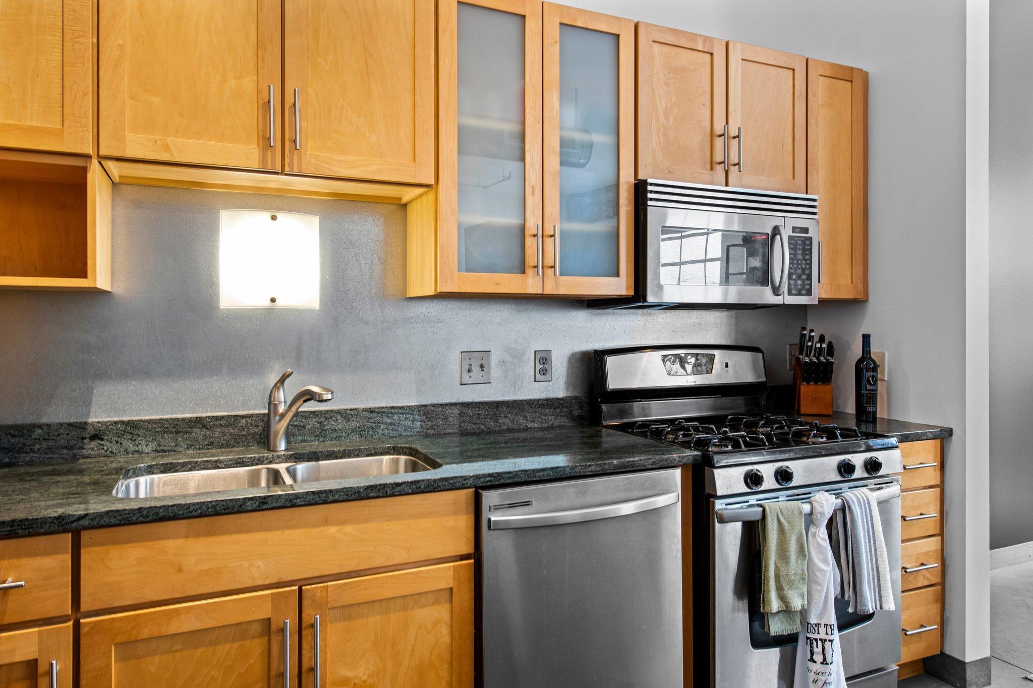 250 Park Avenue 306 Property Photo 17