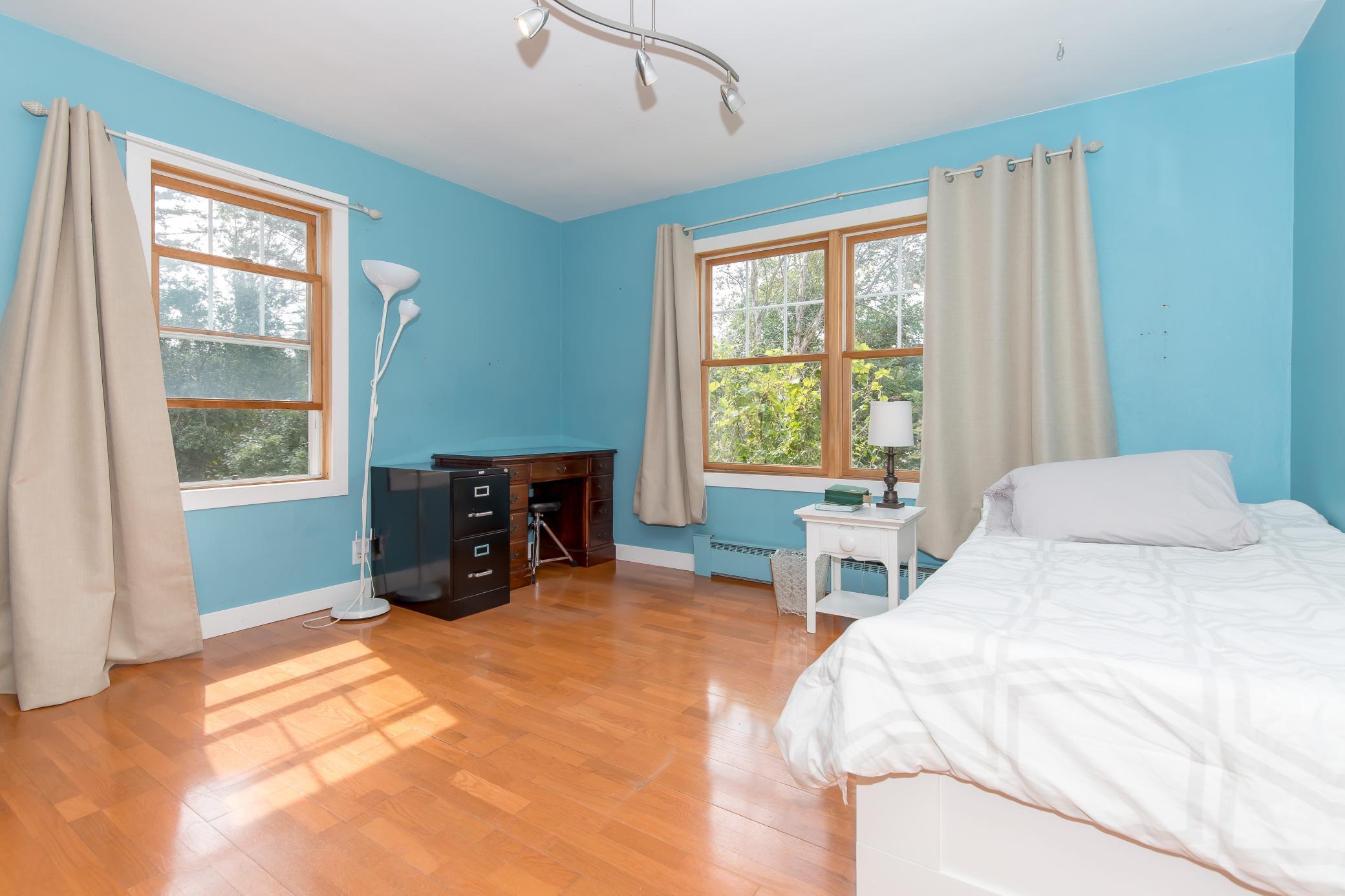 1126 70th Street Property Photo 11