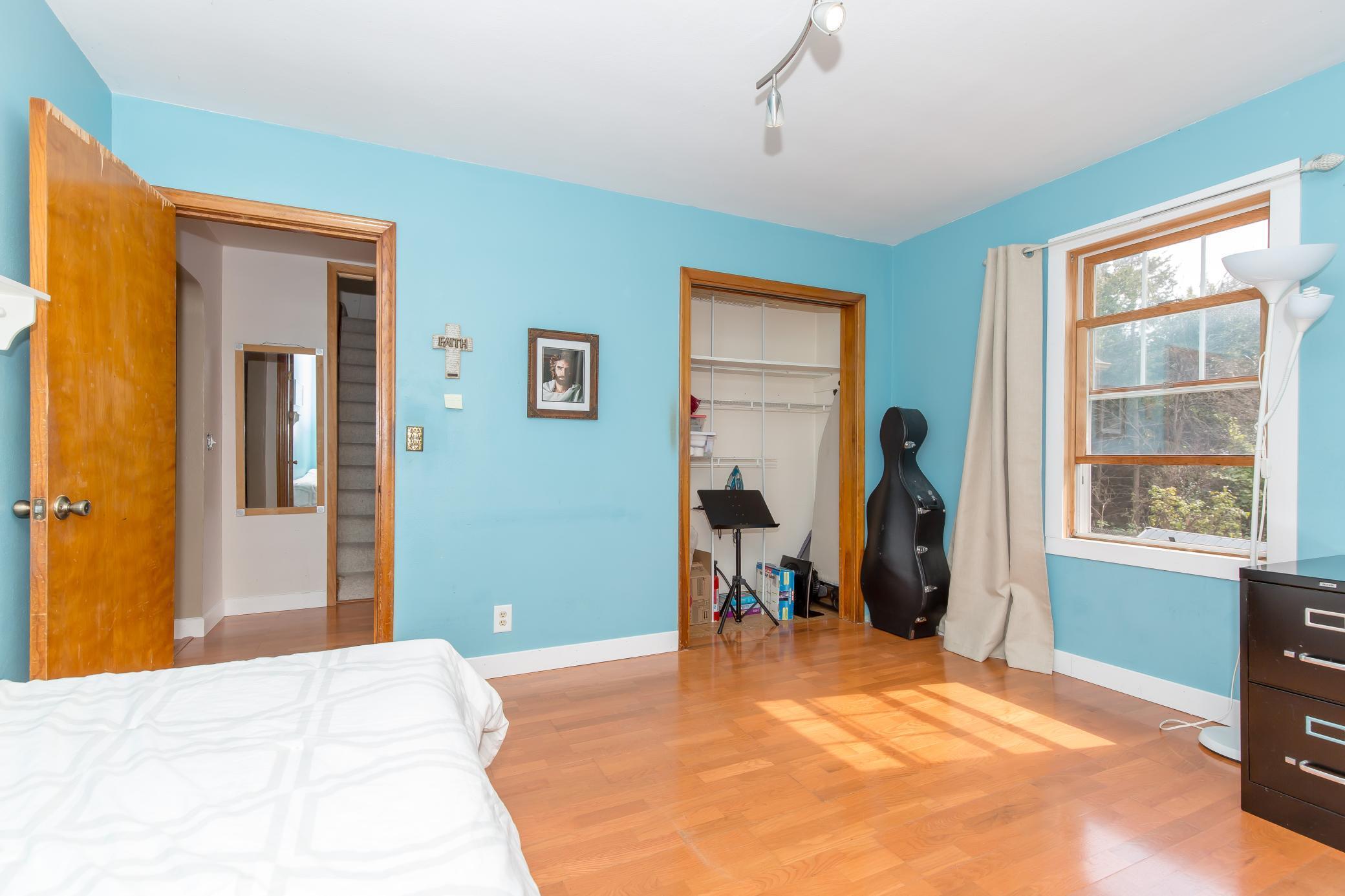 1126 70th Street Property Photo 12
