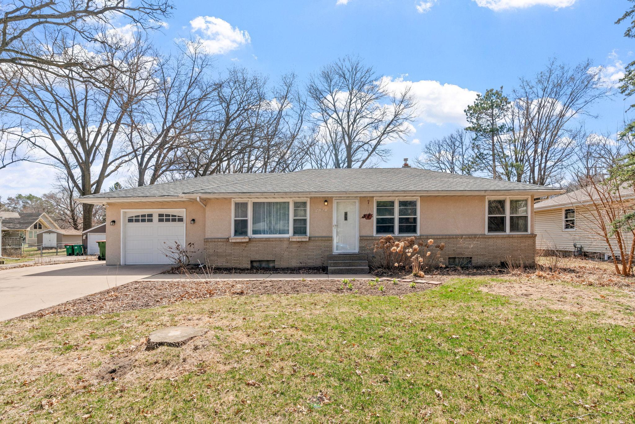2824 Sherwood Road Property Photo 1