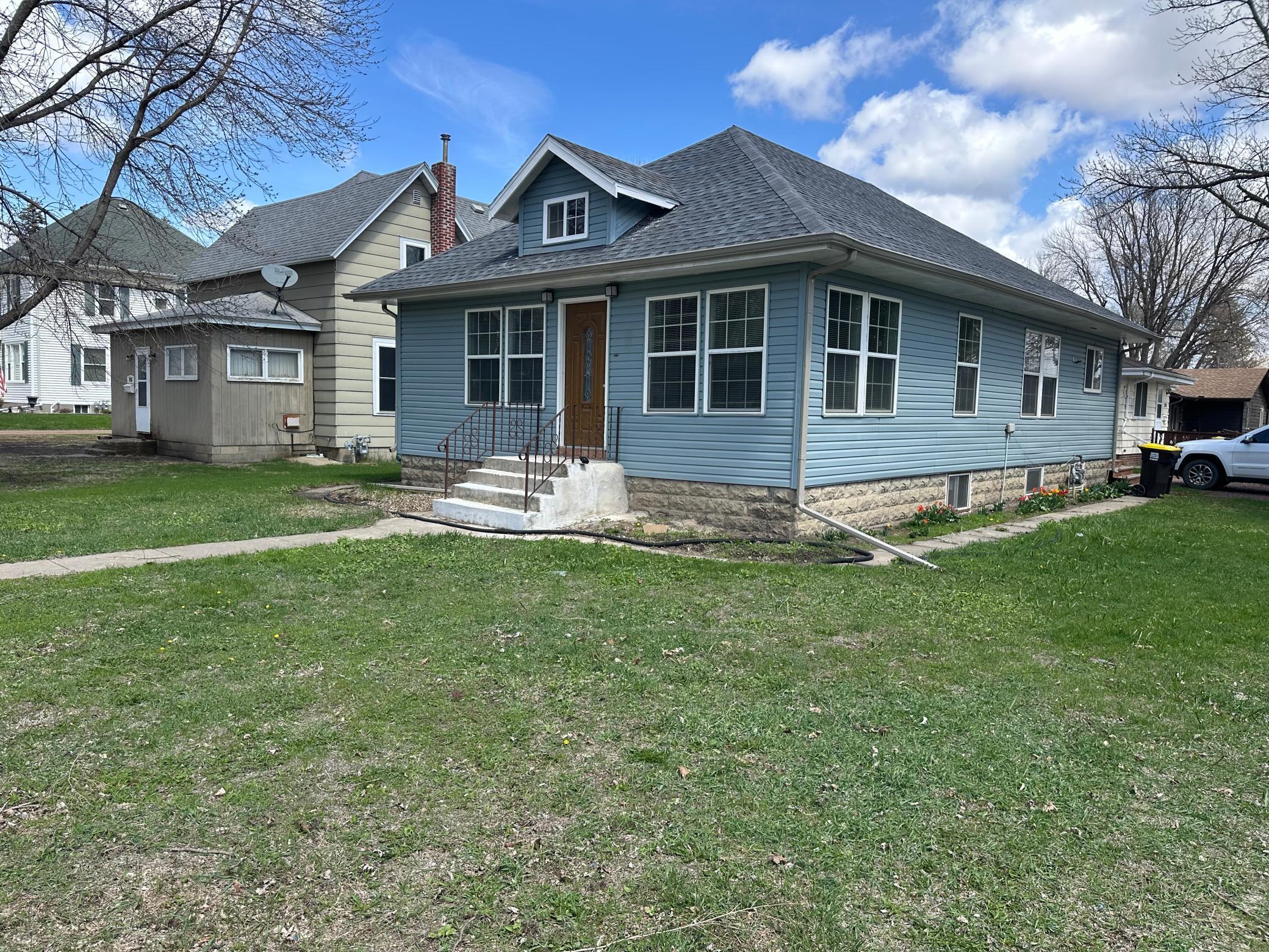 709 4th Avenue Property Photo 2
