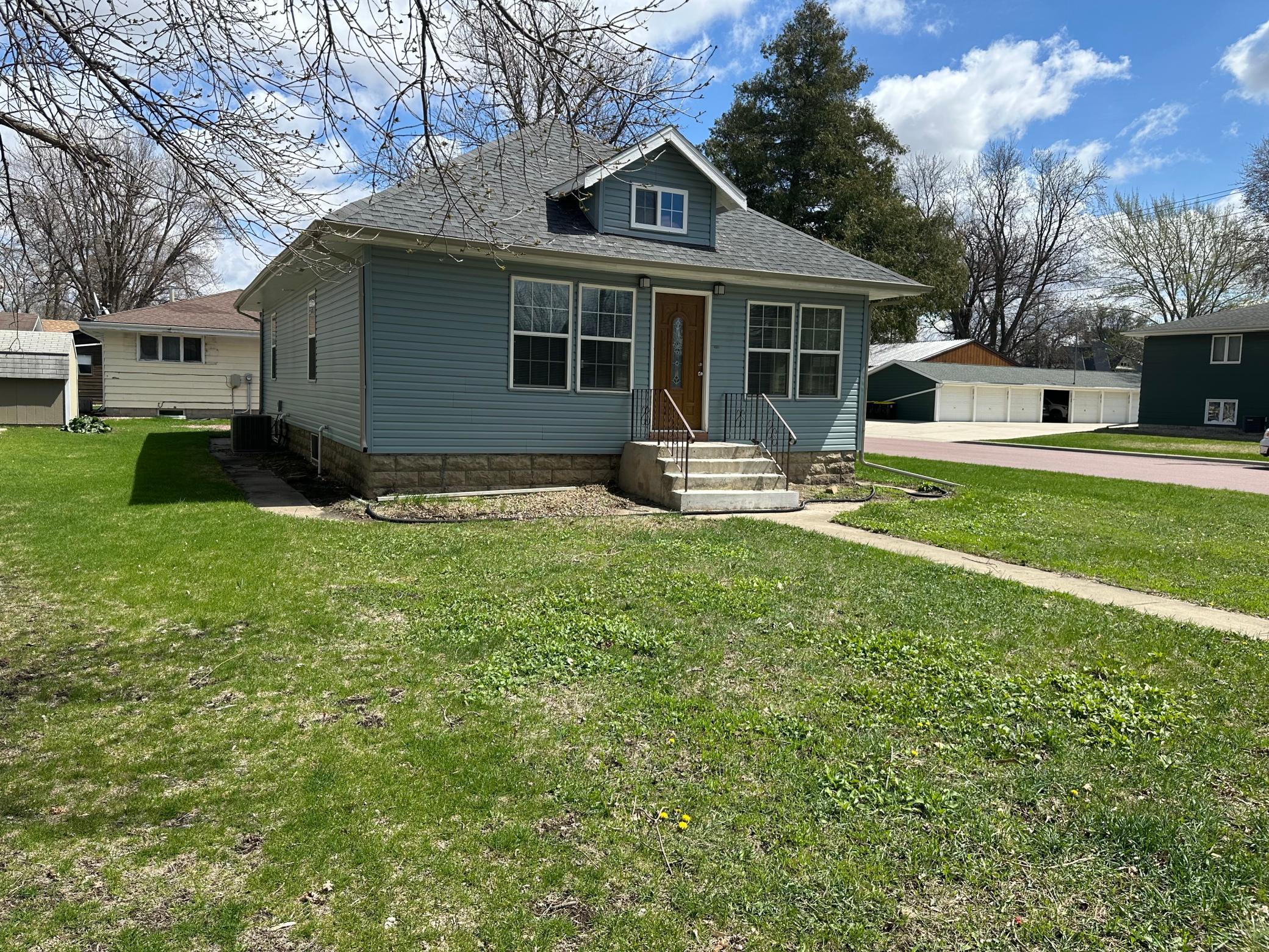 709 4th Avenue Property Photo 4