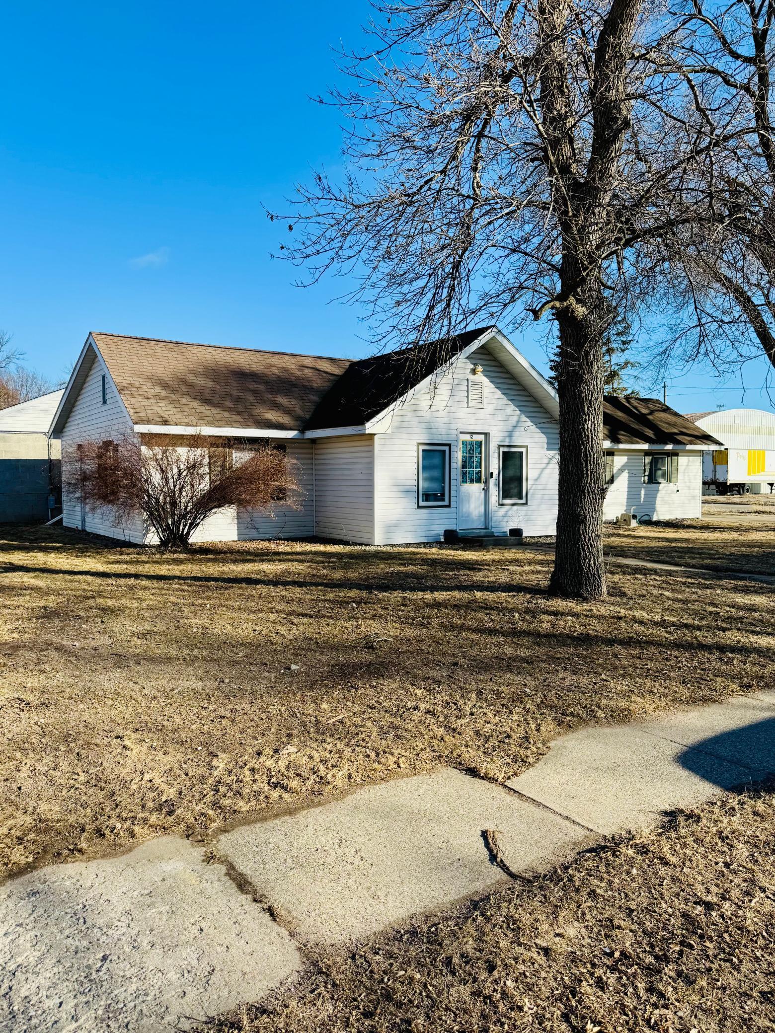 12 Oak Street Property Photo 1