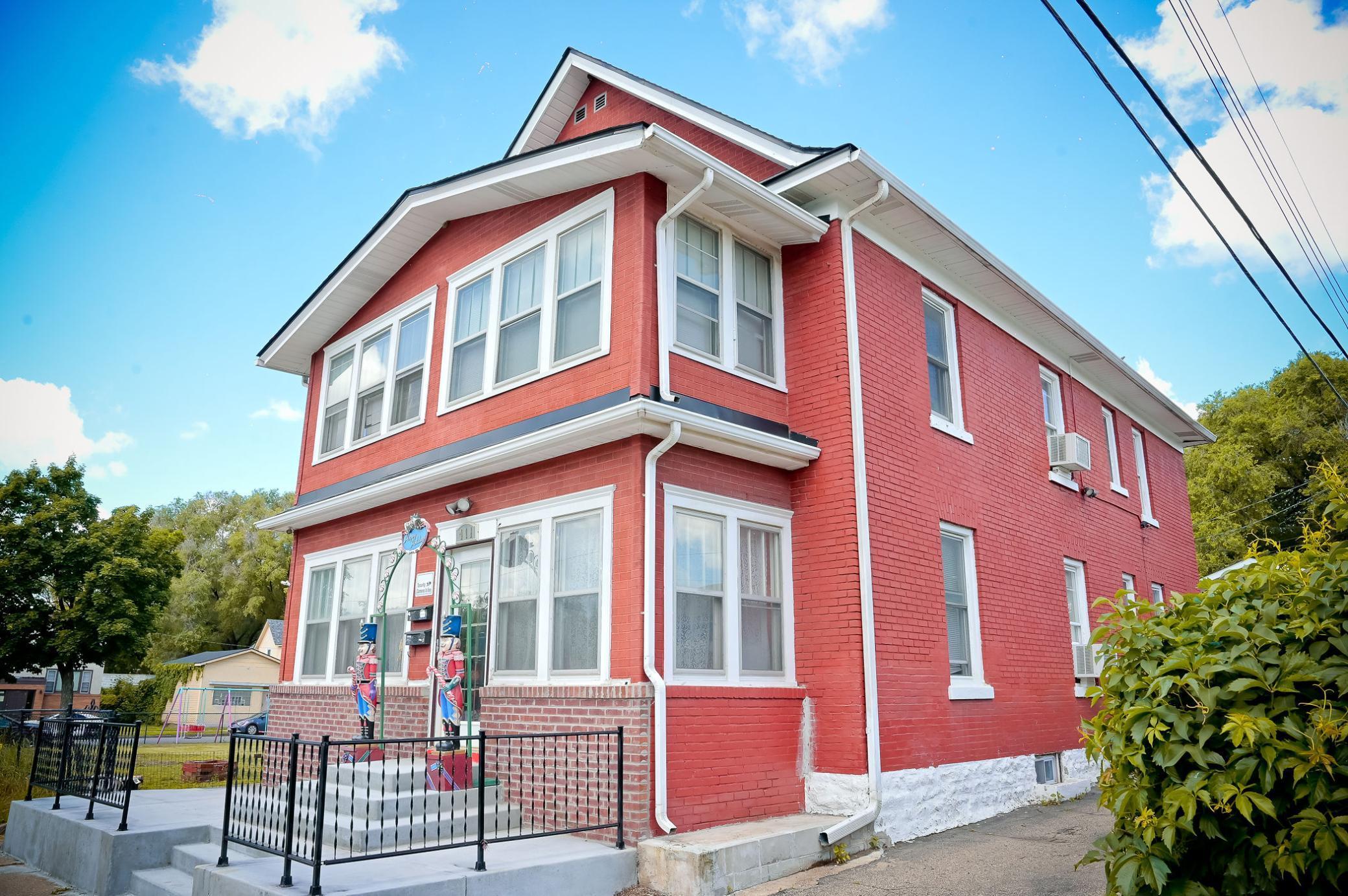 411 24th Avenue Property Photo 1