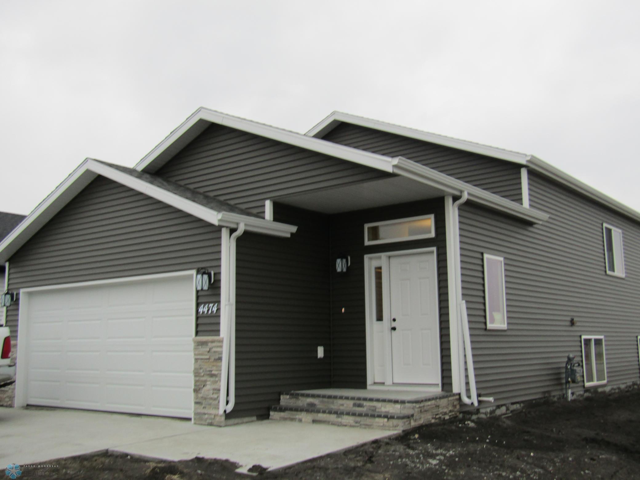 4474 19 Street Property Photo 1