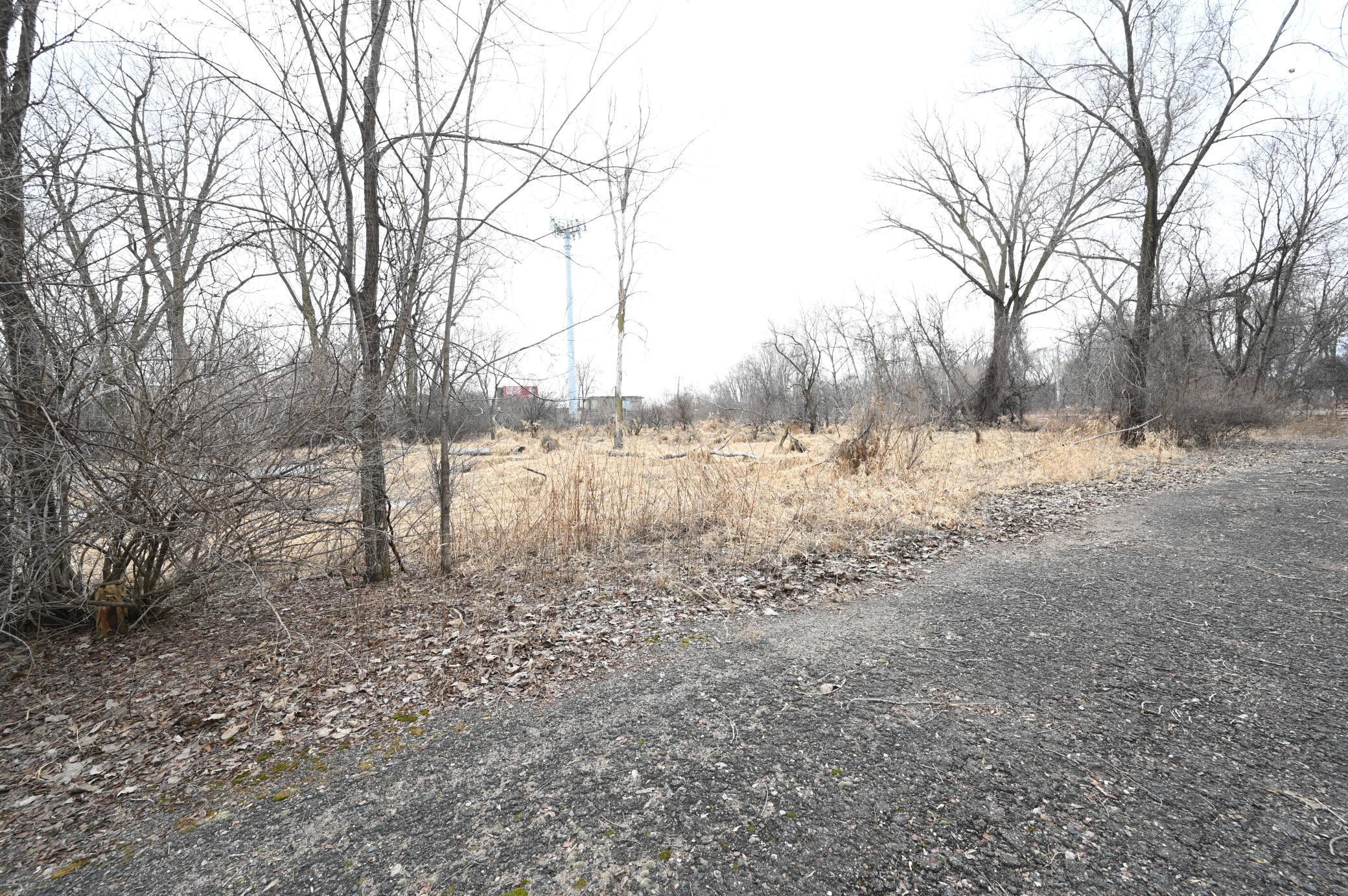 1660 Northdale Boulevard Nw Property Photo 9