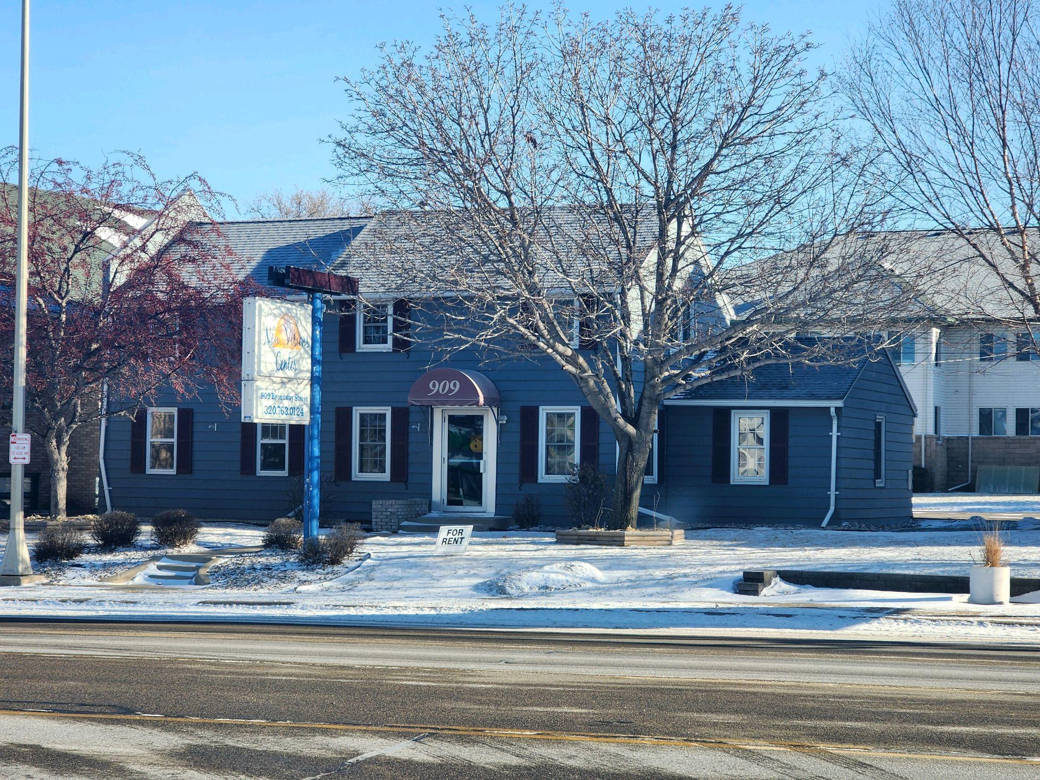 909 Broadway Street Property Photo