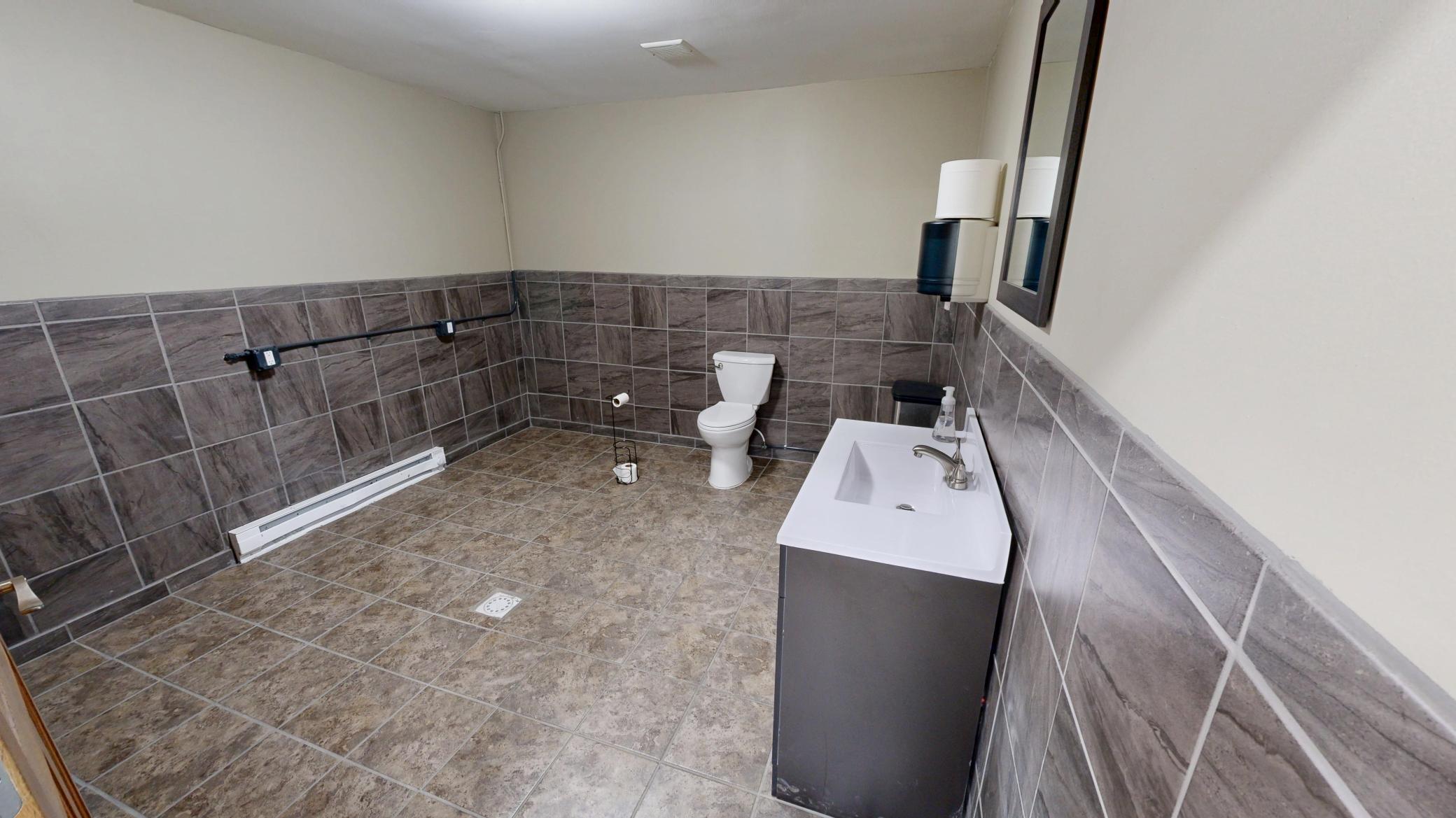 308 Industrial Drive Property Photo 6