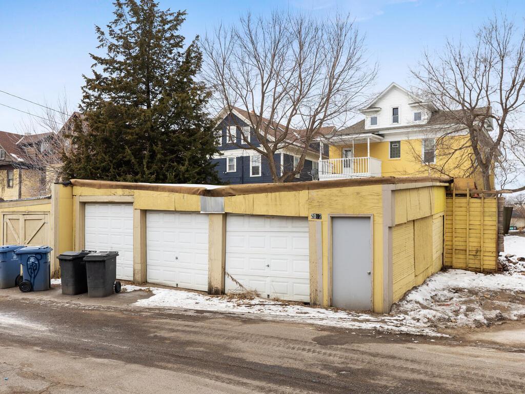 2017 Pleasant Avenue Property Photo 53