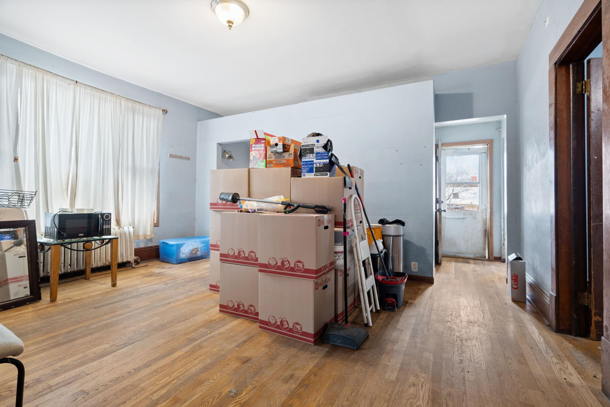 188 Curtice Street Property Photo 4