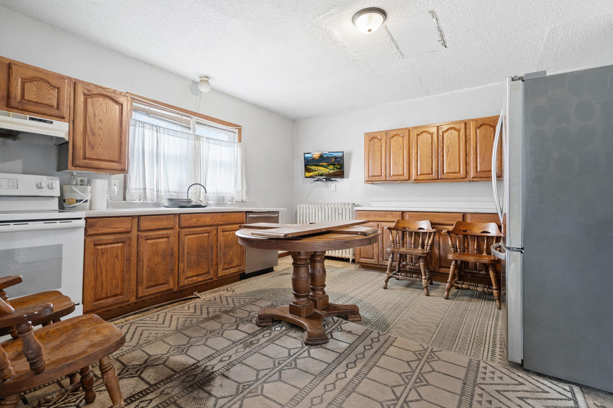 188 Curtice Street Property Photo 5