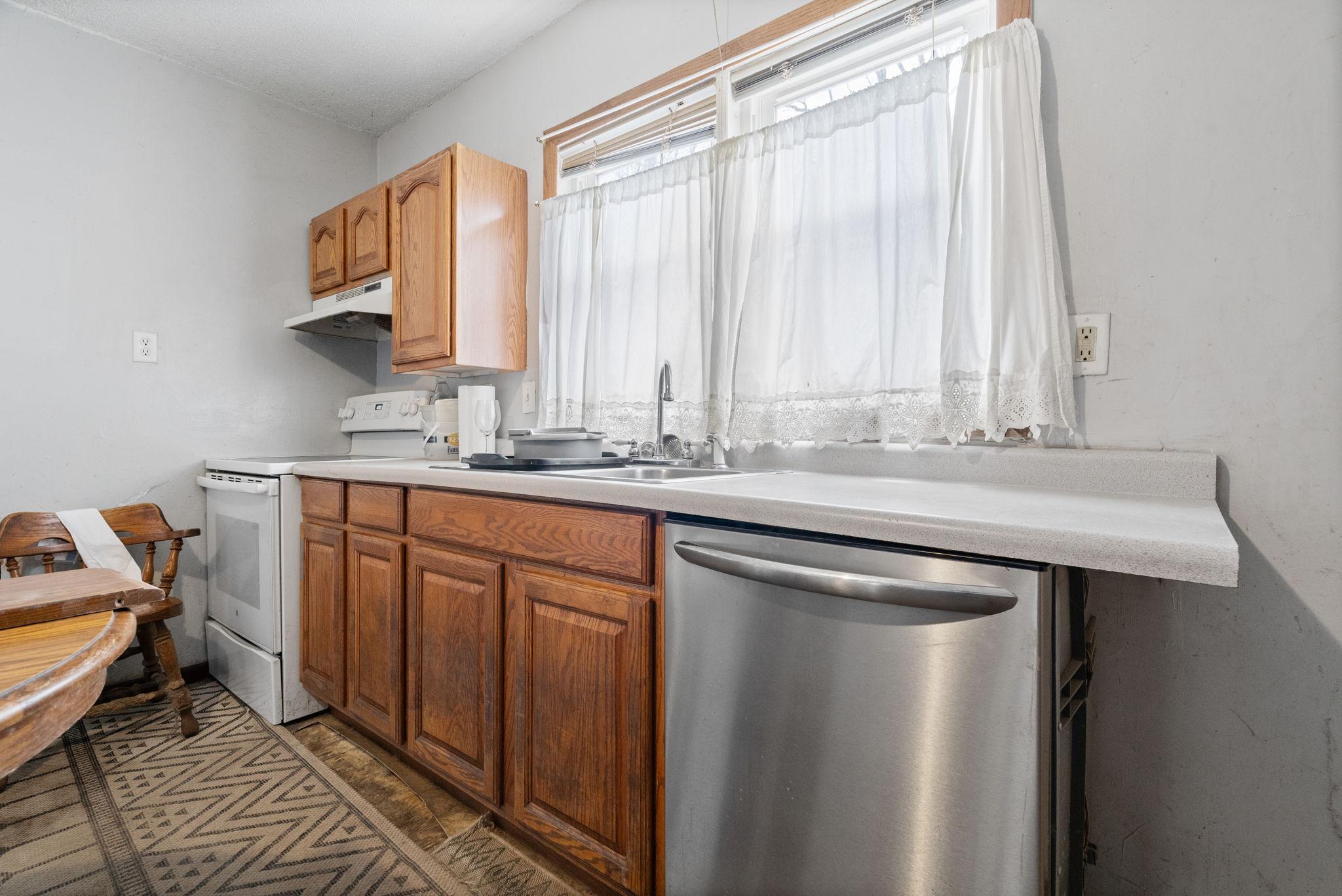 188 Curtice Street Property Photo 7